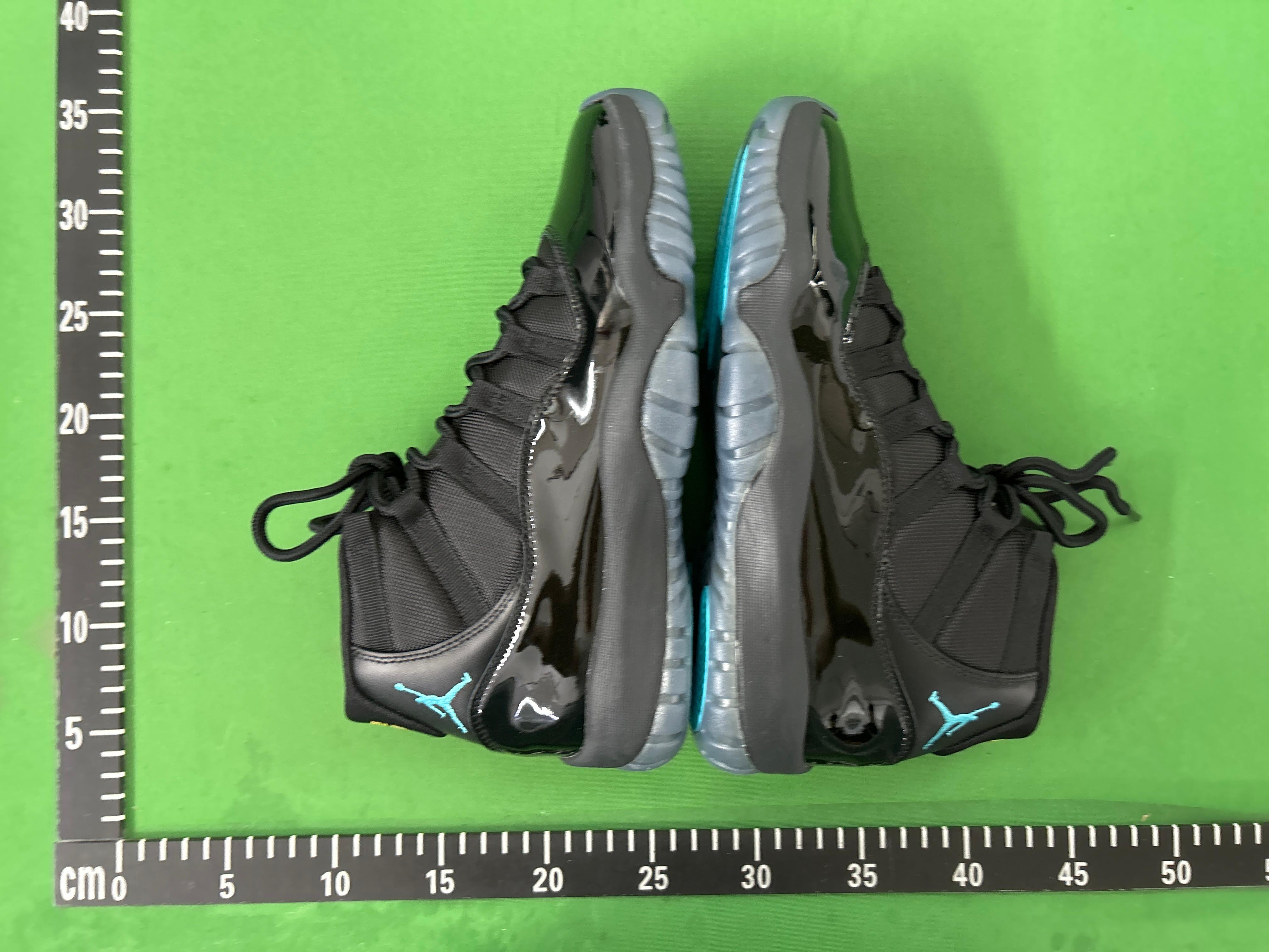 Foto QC 7 de Jordan 11 Retro Low Metallic Gold AH7860-102