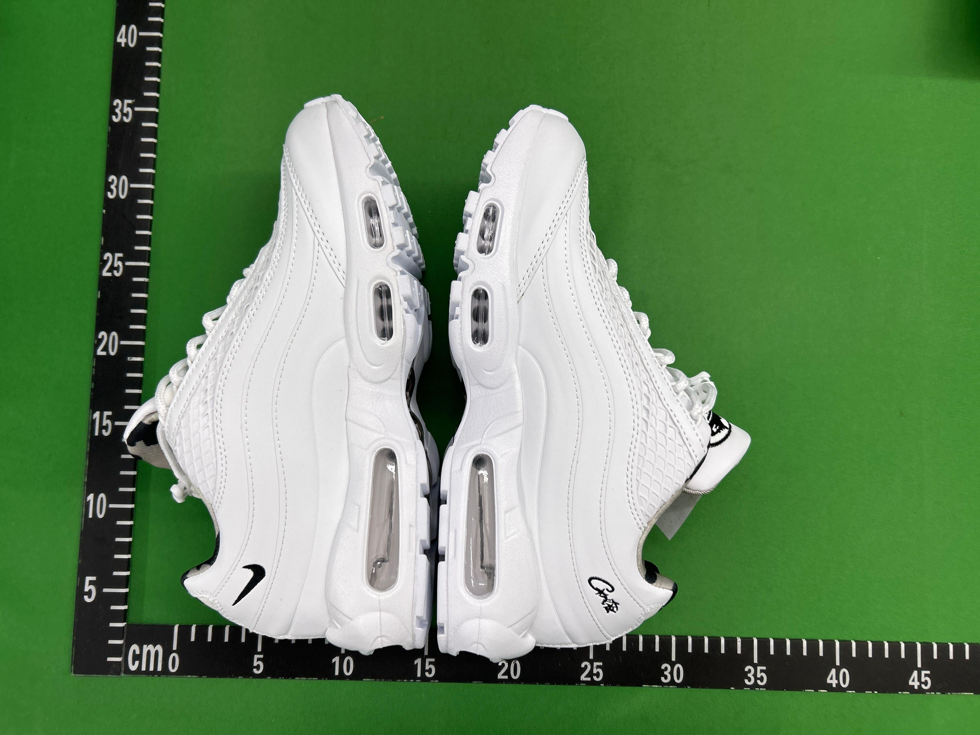 Foto QC 6 de Nike Air Max 95 Supreme Triple White
