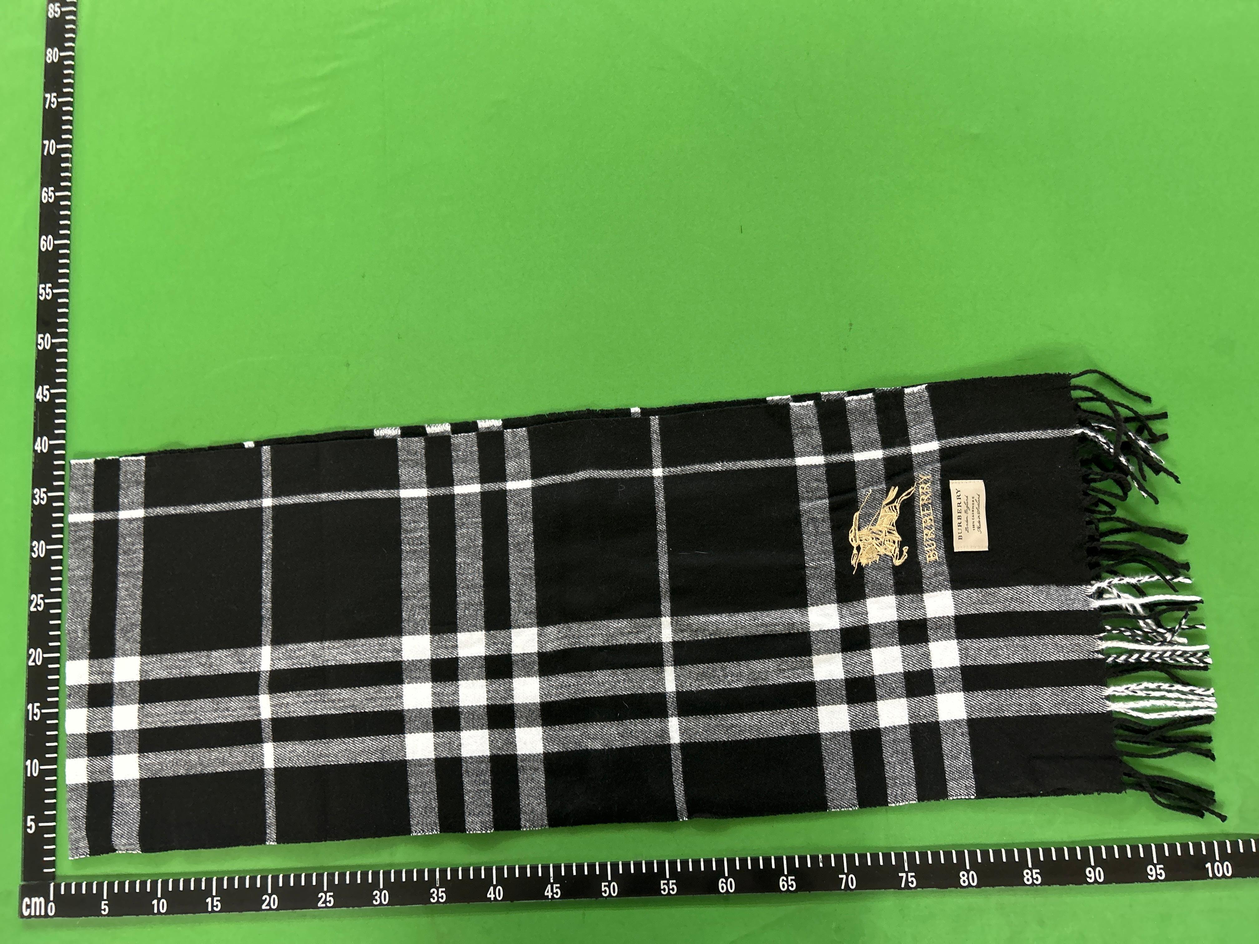 Foto QC 8 de Burberry Embroidered Logo Check Scarf Pale Blue