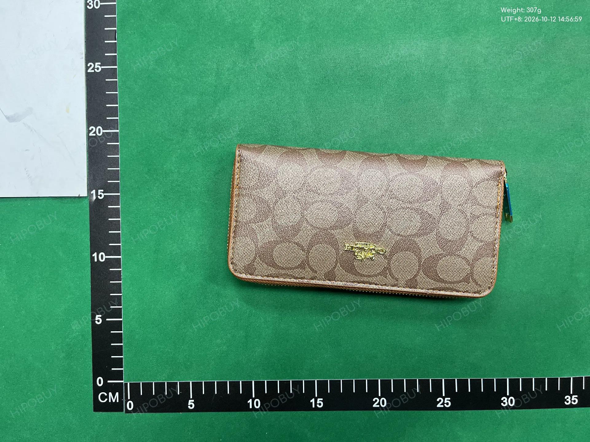 Foto QC 8 de Coach Horse and Carriage Accordion Zip Wallet Signature Canvas Charcoal Black
