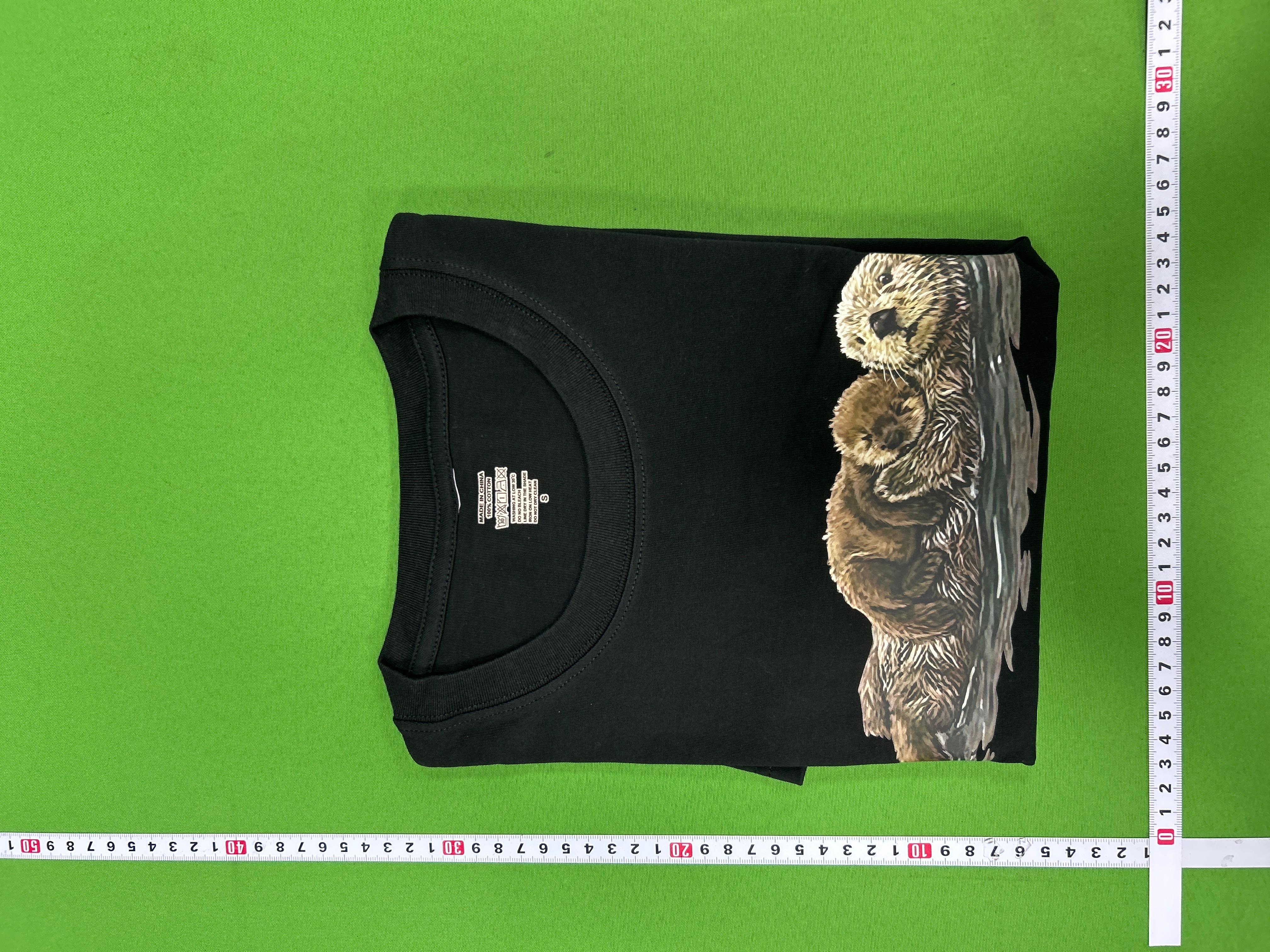Foto QC 8 de Other National Geographic Go With The Flow T-shirt Otter Graphic White