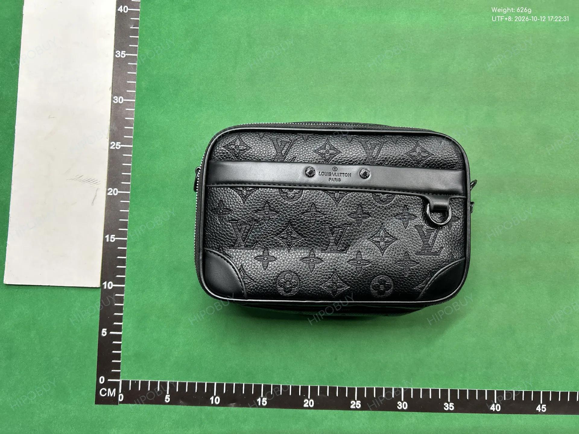 Foto QC 7 de Louis Vuitton Trio Messenger 25 Monogram Eclipse Canvas