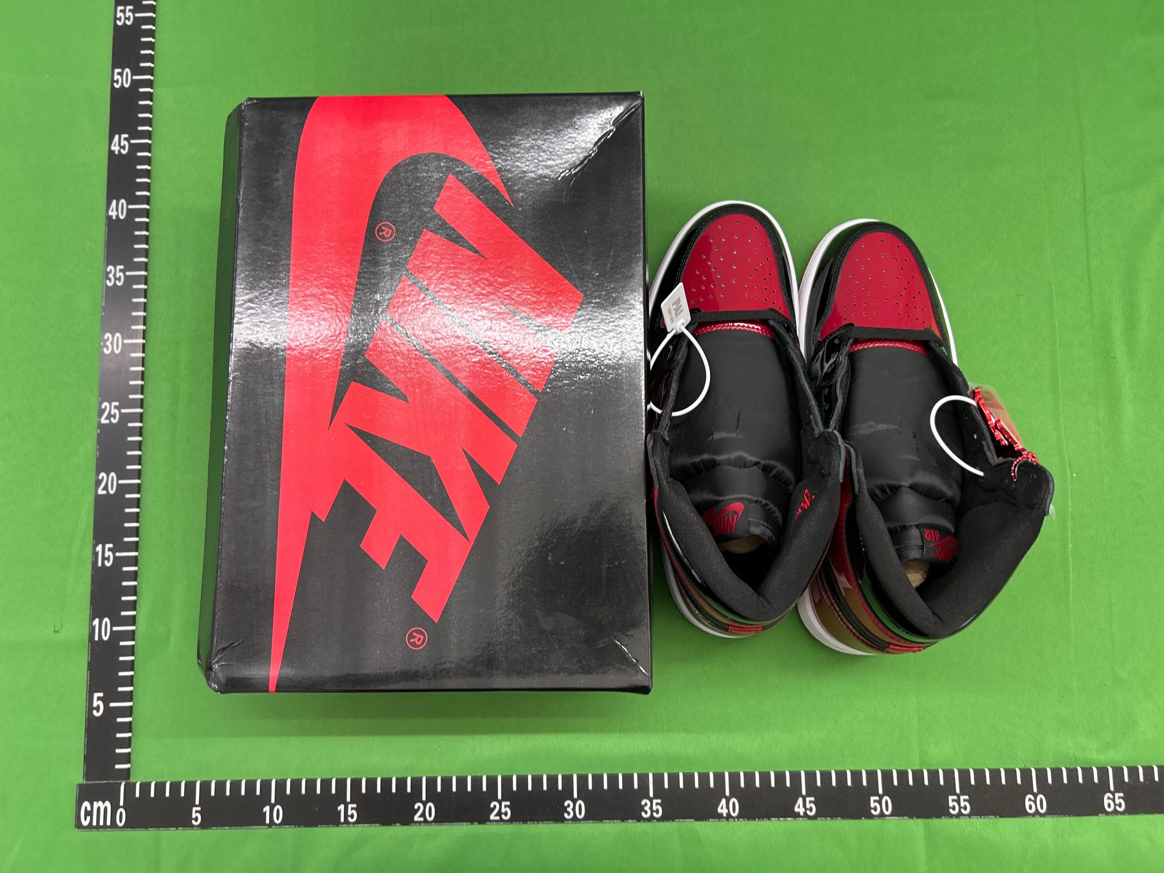Foto QC 2 de Jordan 1 Retro High OG Reverse Shattered Backboard 555088-113