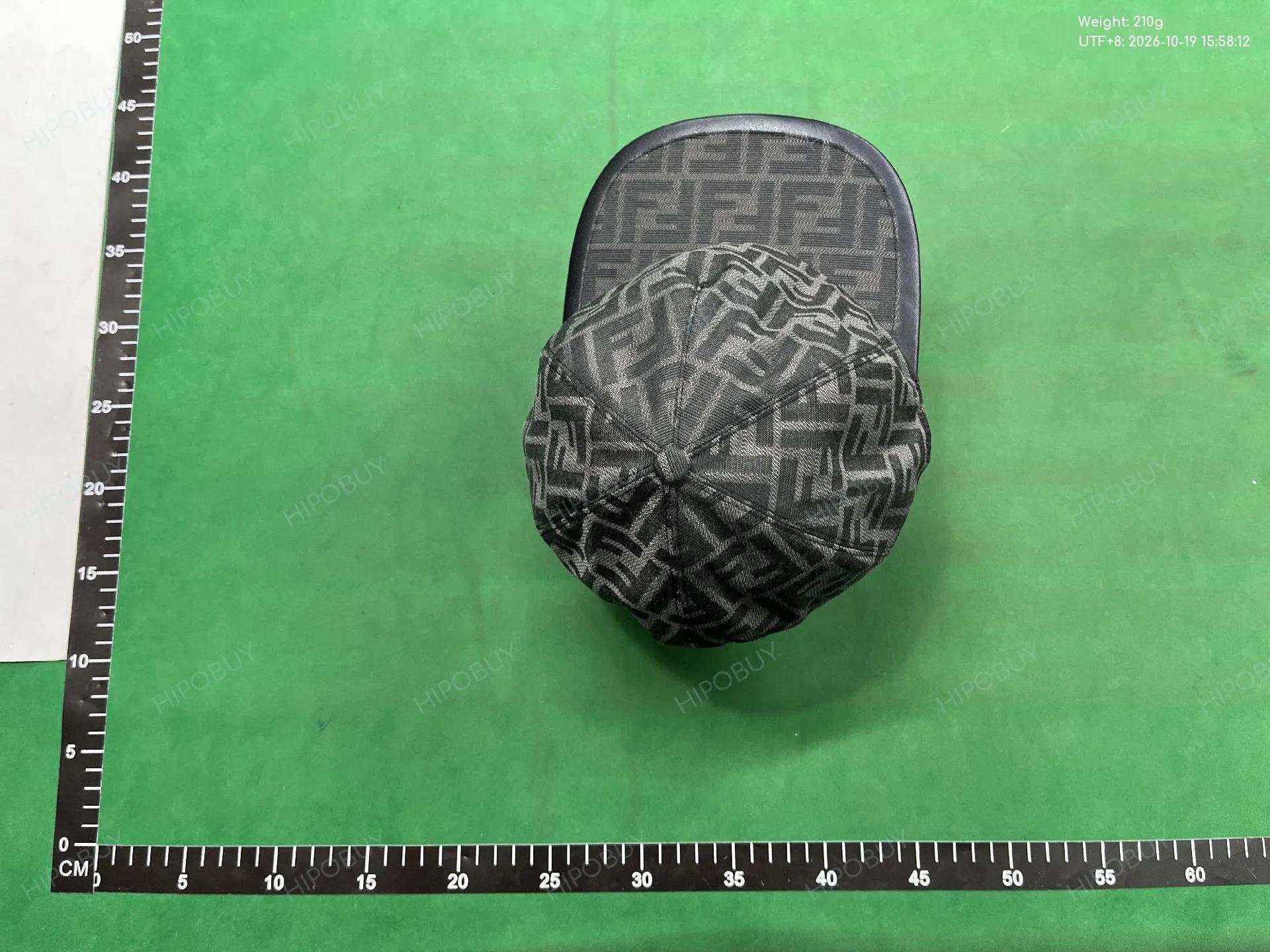 Foto QC 6 de Fendi FF Monogram Cap Black/Grey