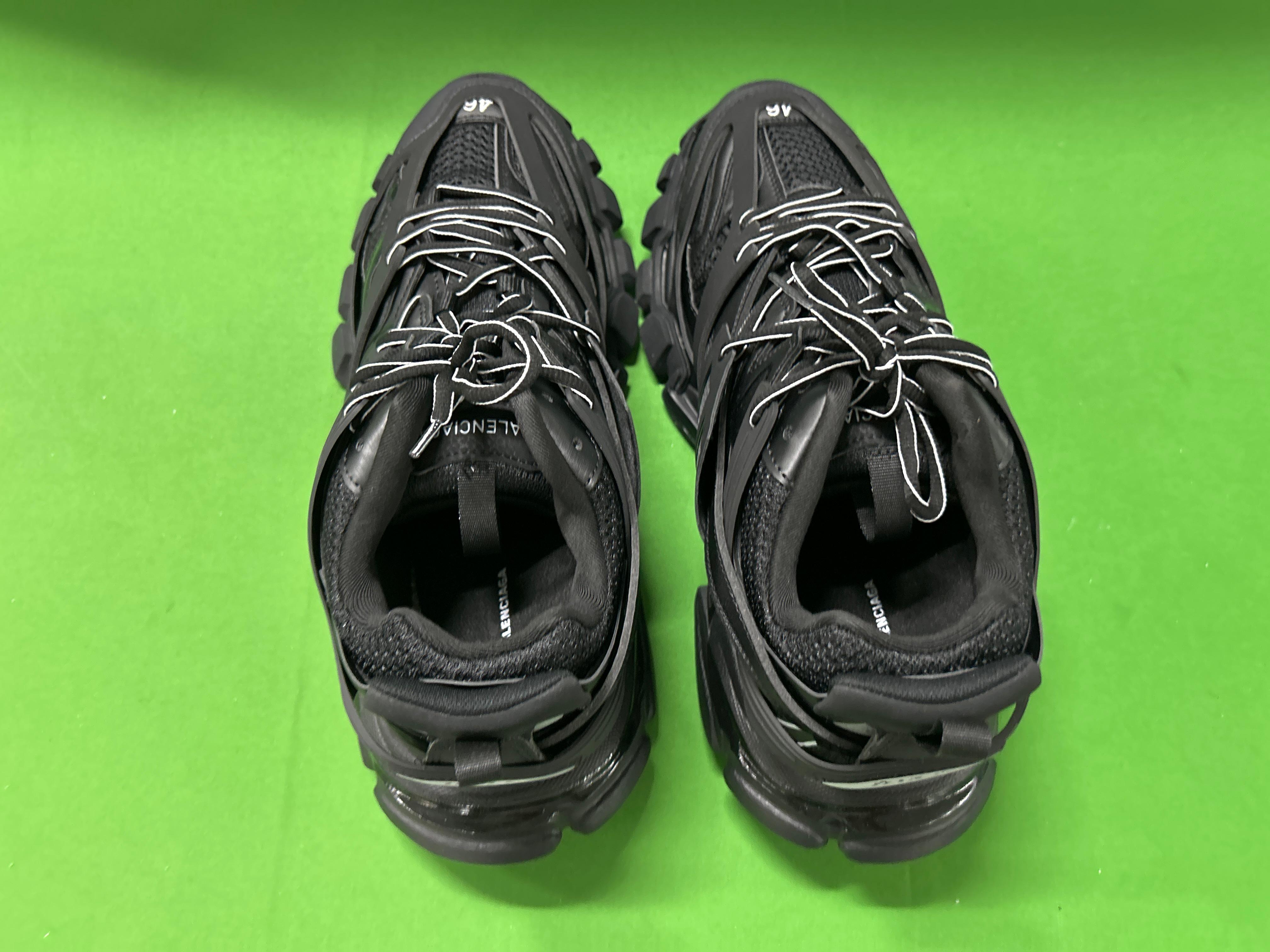 Foto QC 3 de Balenciaga Track Mesh Nylon Sneakers Black White 542436 W1GB1 2045