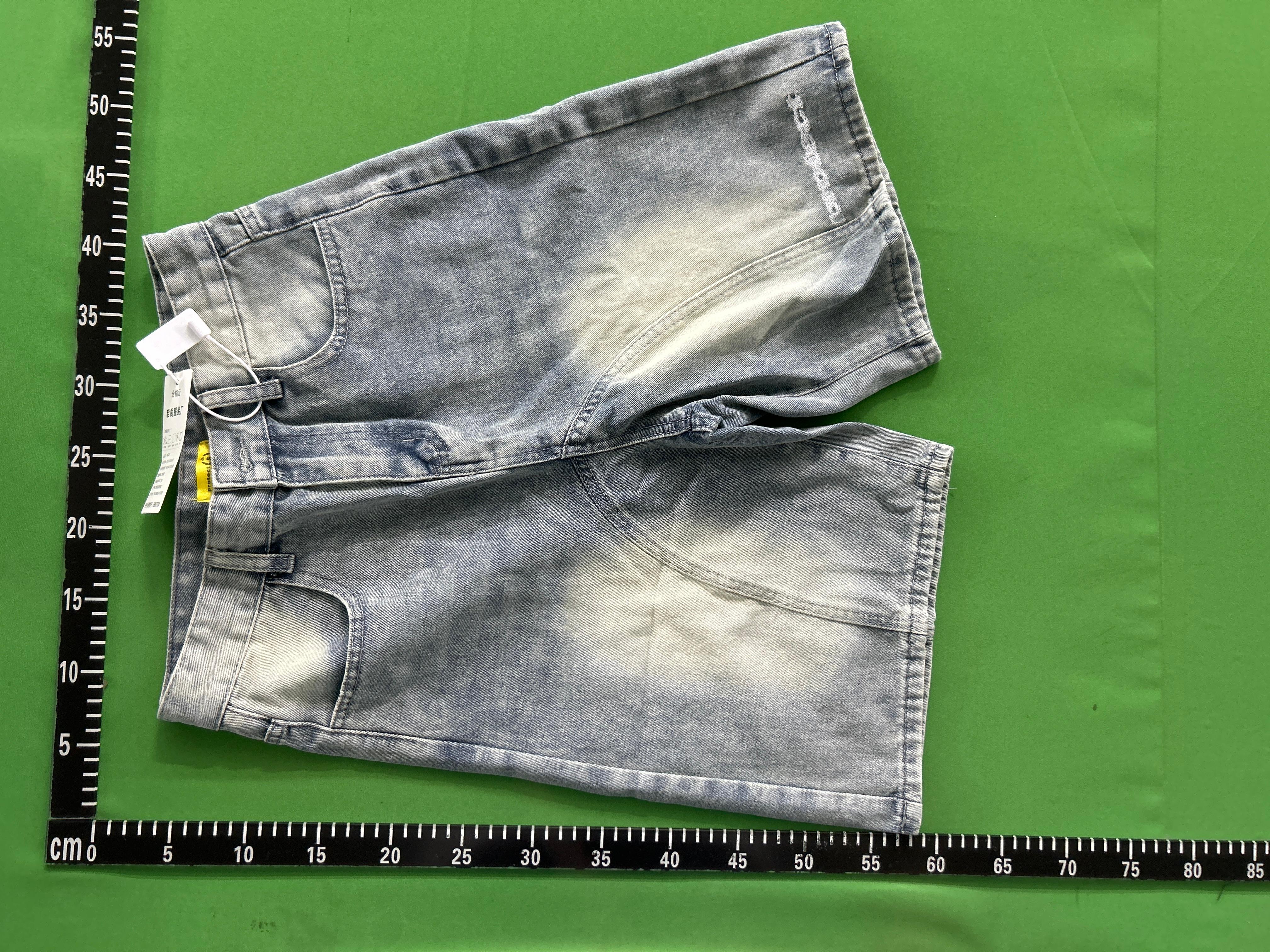 Foto QC 3 de Other Denim Shorts Loose Washed Embroidered Camo