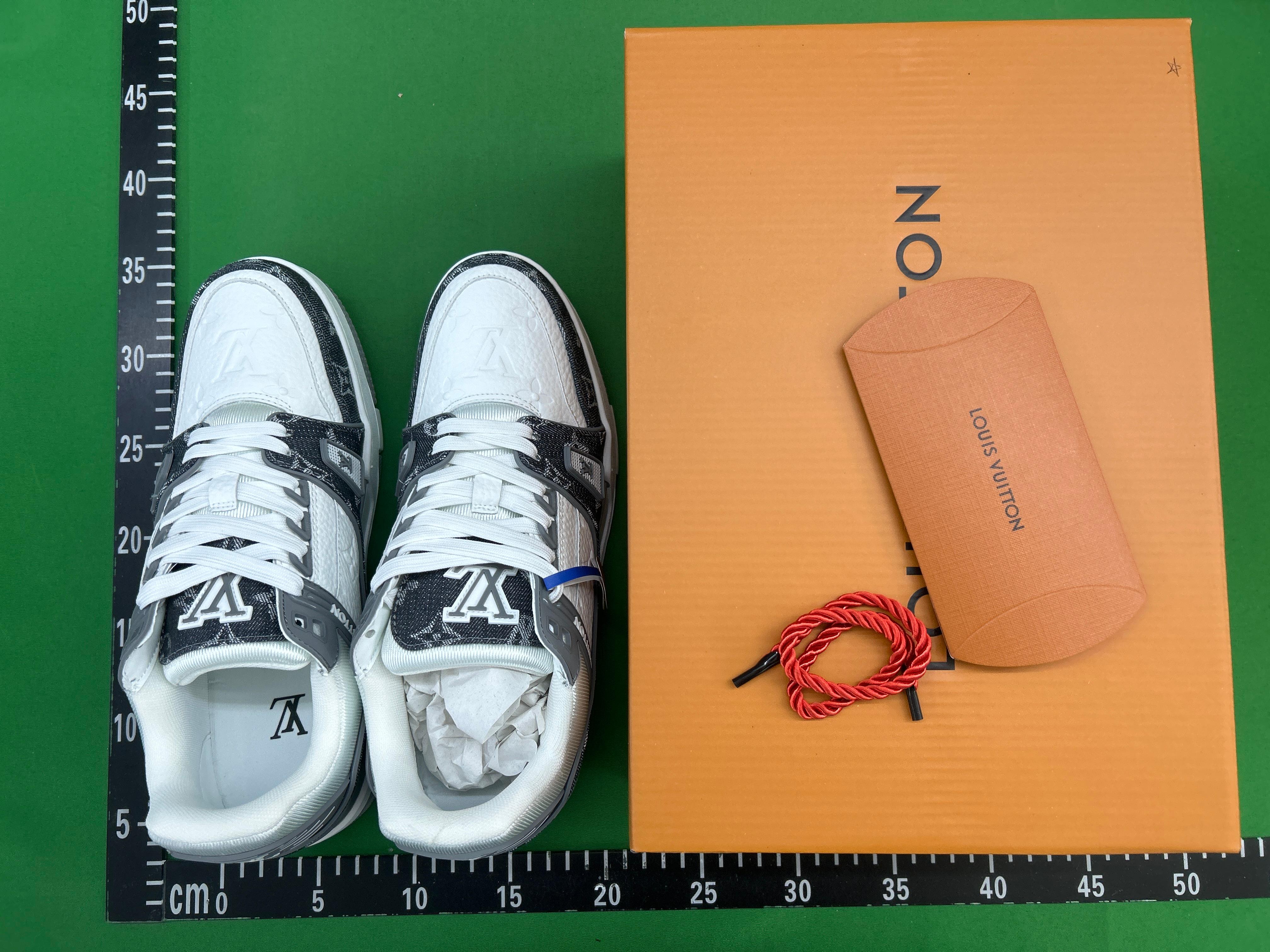 Foto QC 2 de Louis Vuitton Trainer Low Monogram Denim White Blue