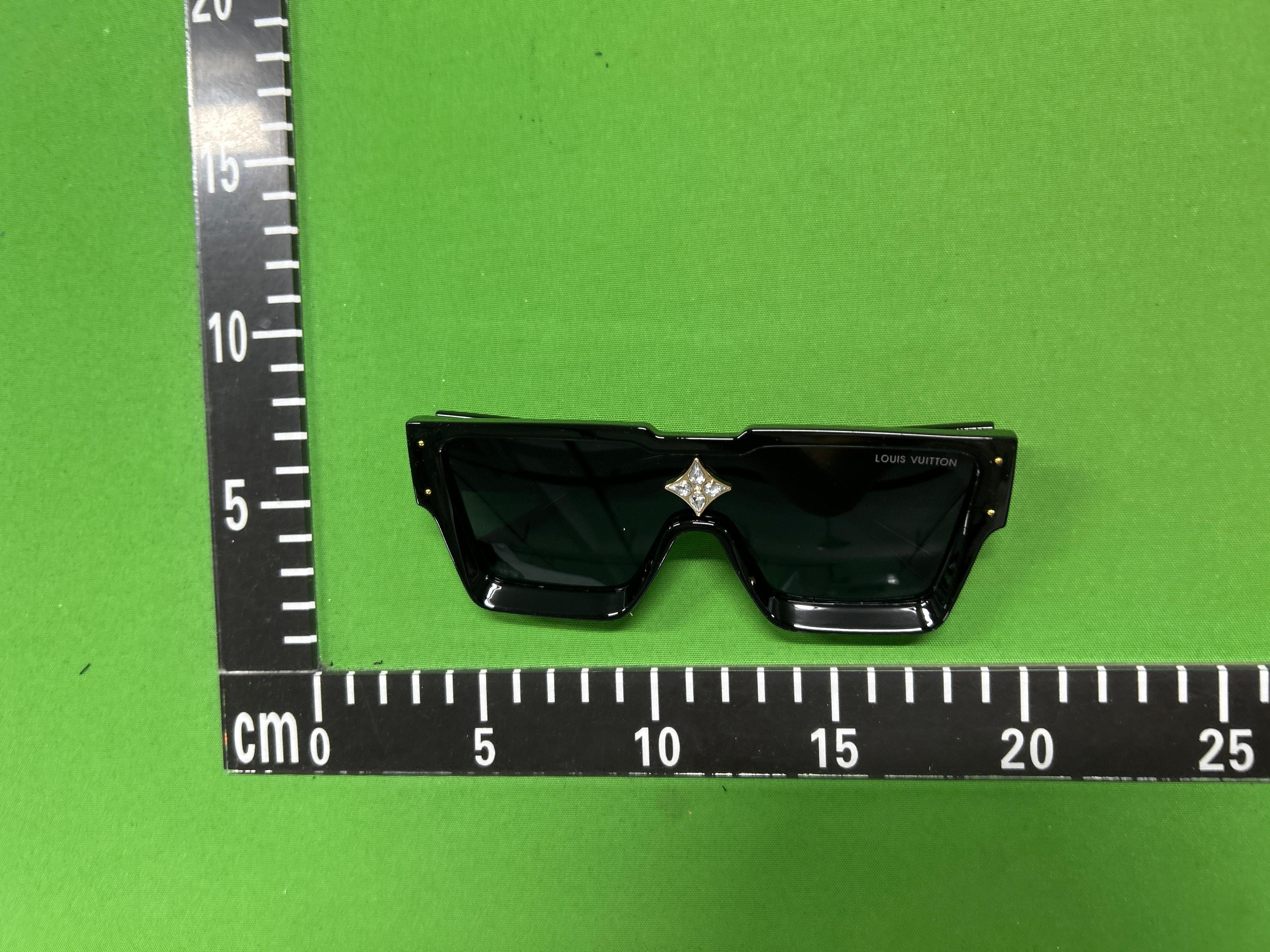 Foto QC 2 de Louis Vuitton Waimea Acetate Sunglasses Havana Grey Monogram (Z1083W)