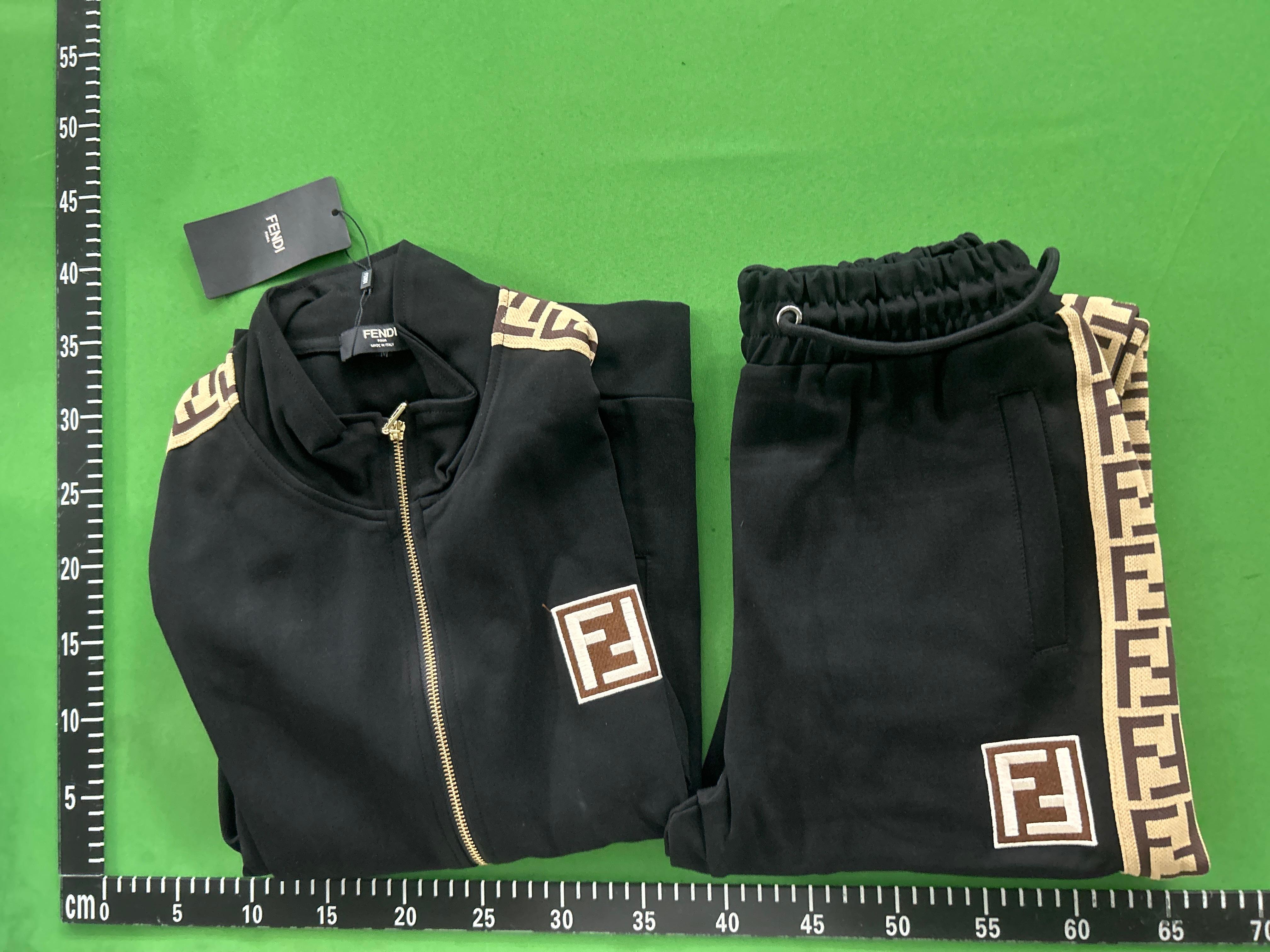 Foto QC 7 de Gucci Logo Tape Tracksuit Set 2-Piece Black