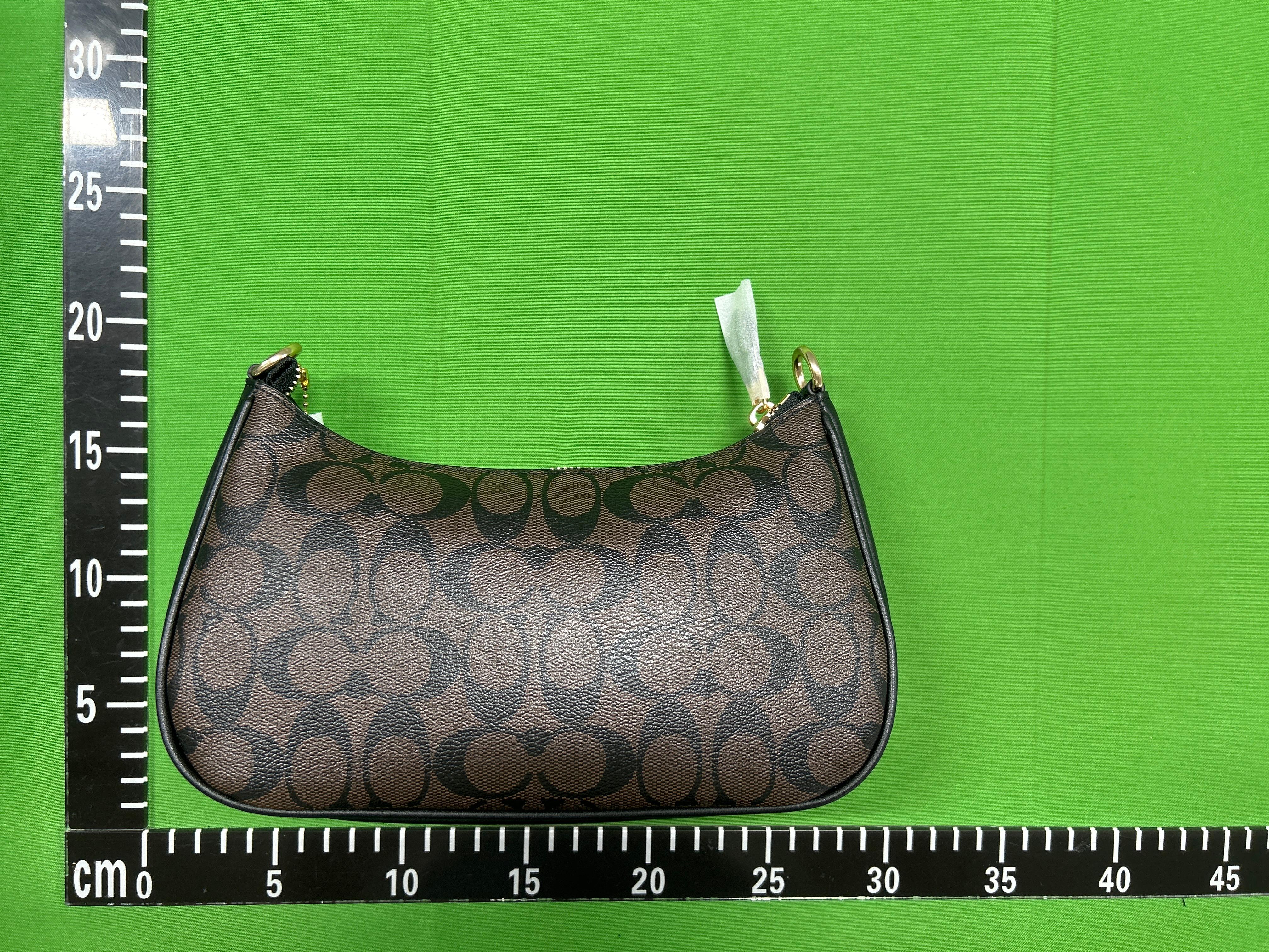 Foto QC 7 de Coach Teri Shoulder Bag Signature Canvas Chalk