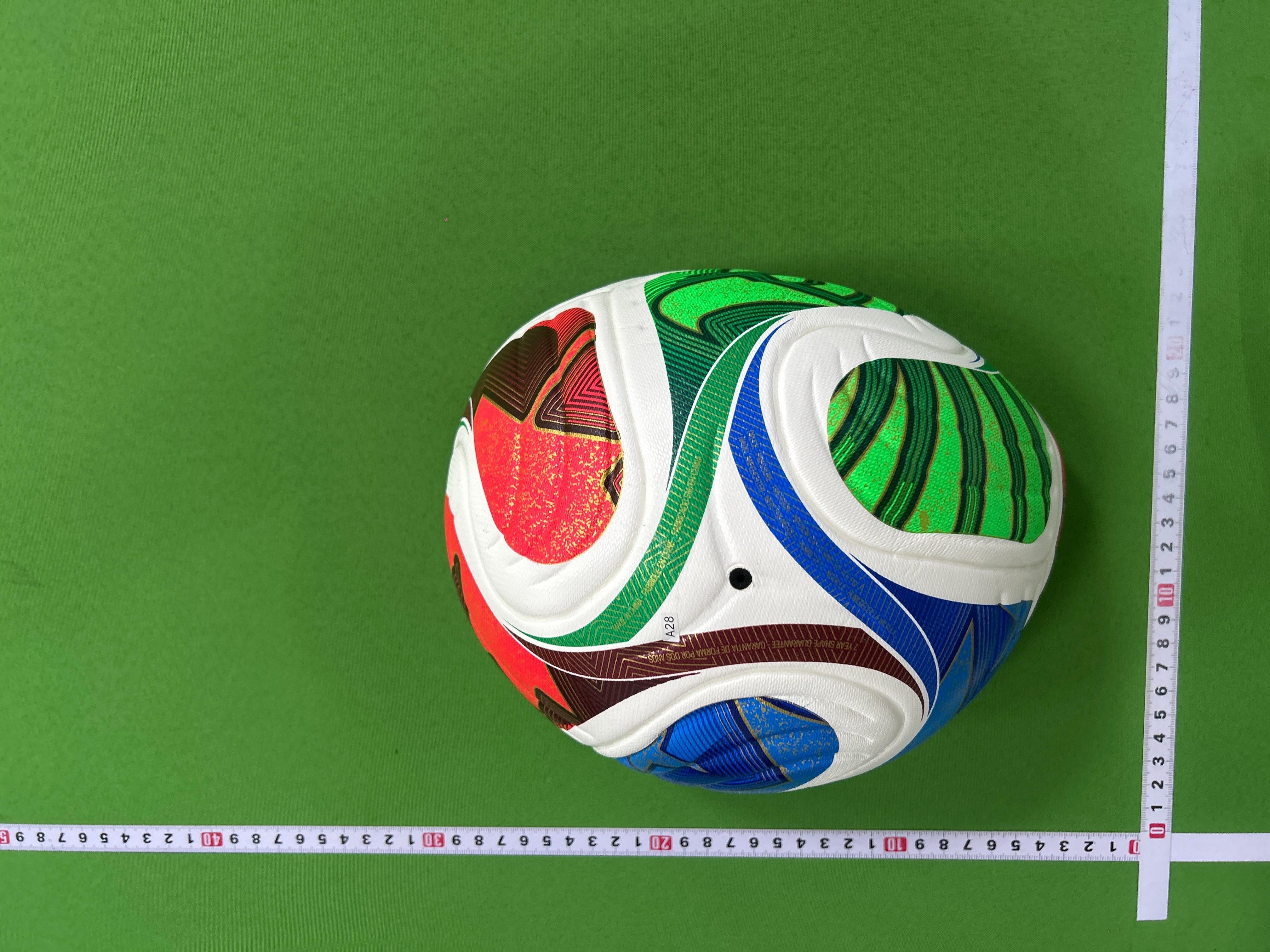 Foto QC 1 de adidas UEFA Women's Champions League 23/24 Group Stage League Soccer Ball White/Shock Pink/Shock Purple/Royal Blue
