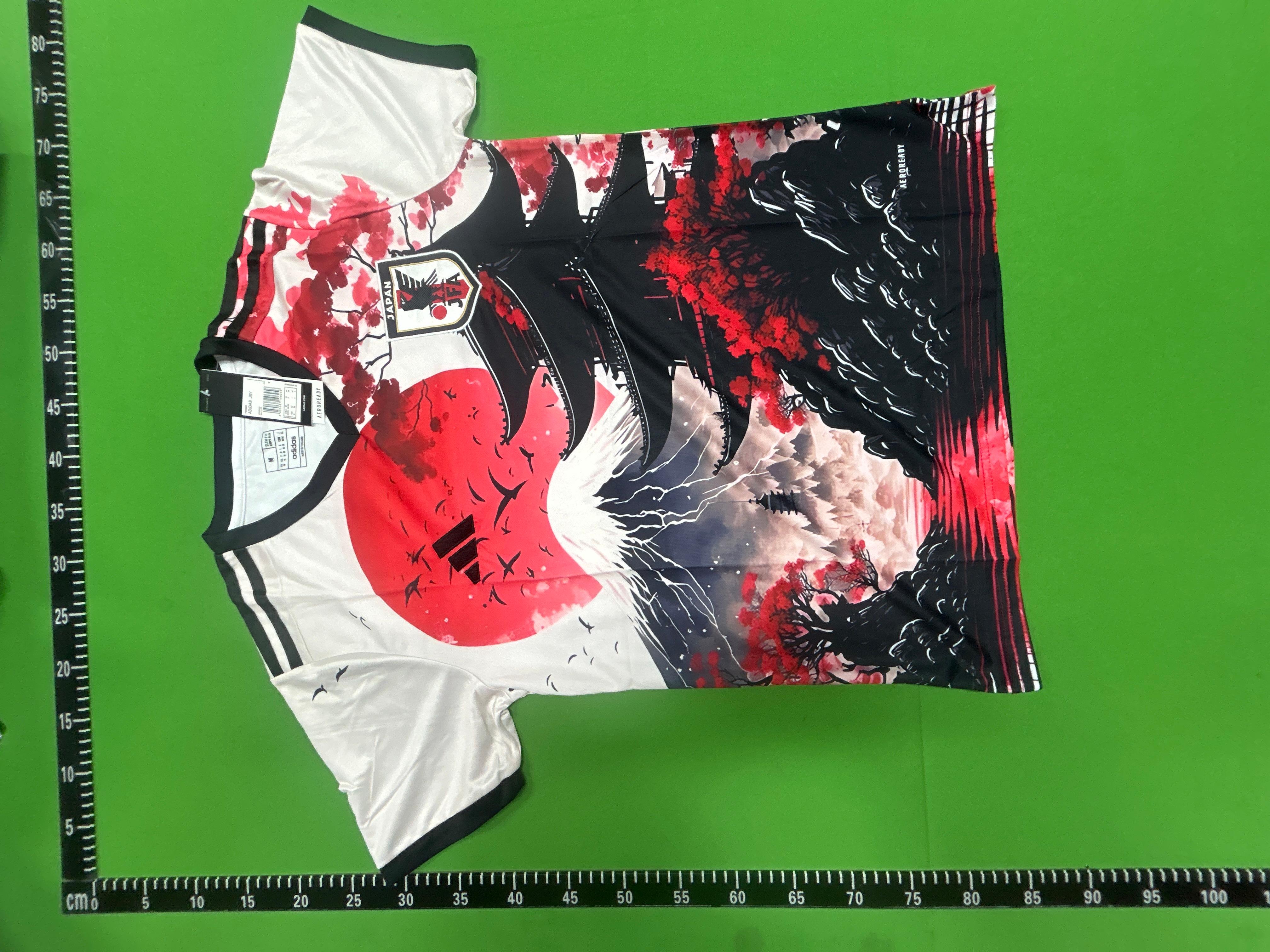 Foto QC 8 de Dragon Ball Z x adidas x Japan 2022/23 Away Goku Special Edition Jersey White