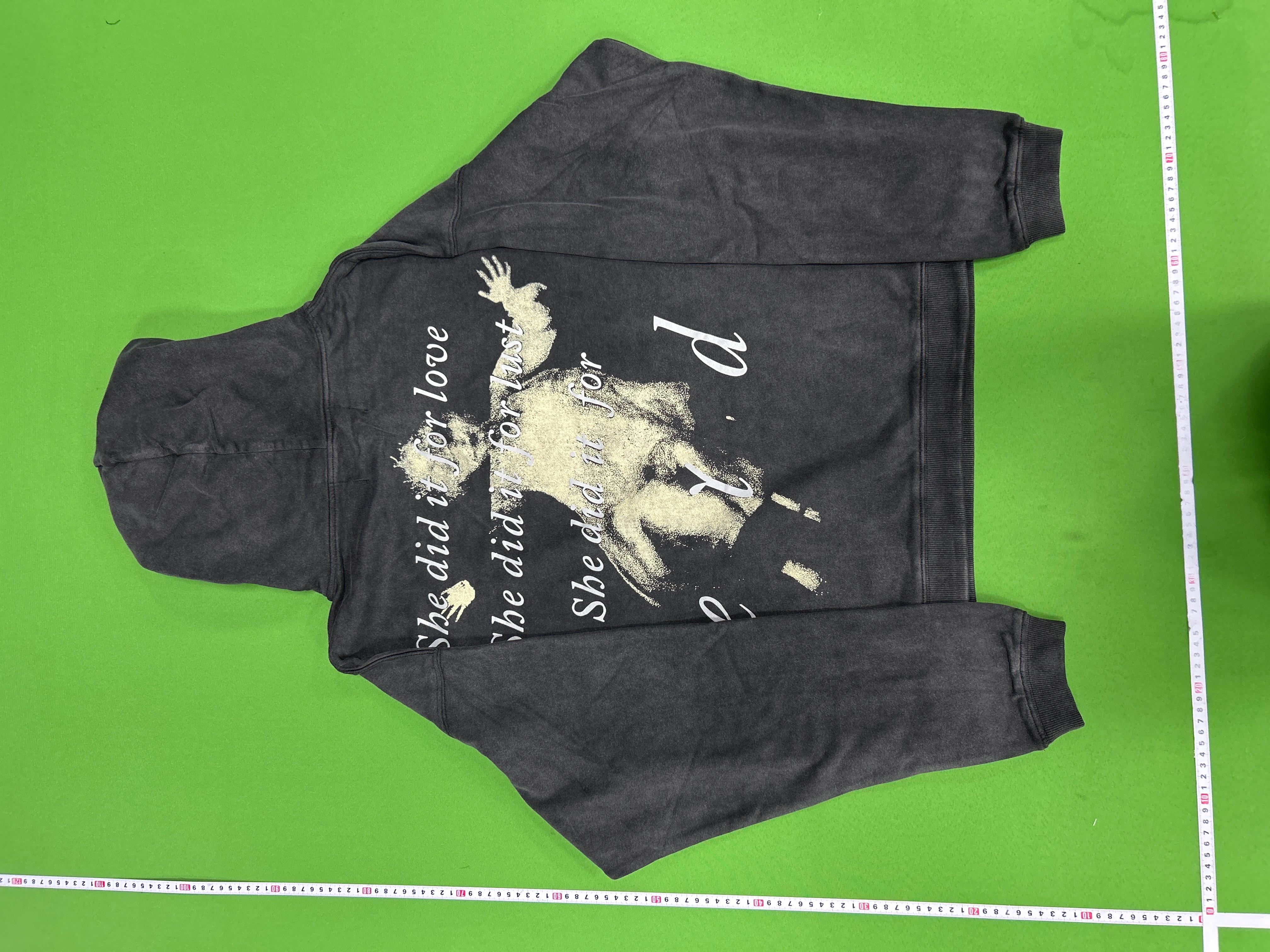 Foto QC 7 de Maison Mihara Yasuhiro Zip Sweater Pig Graphic Washed Black