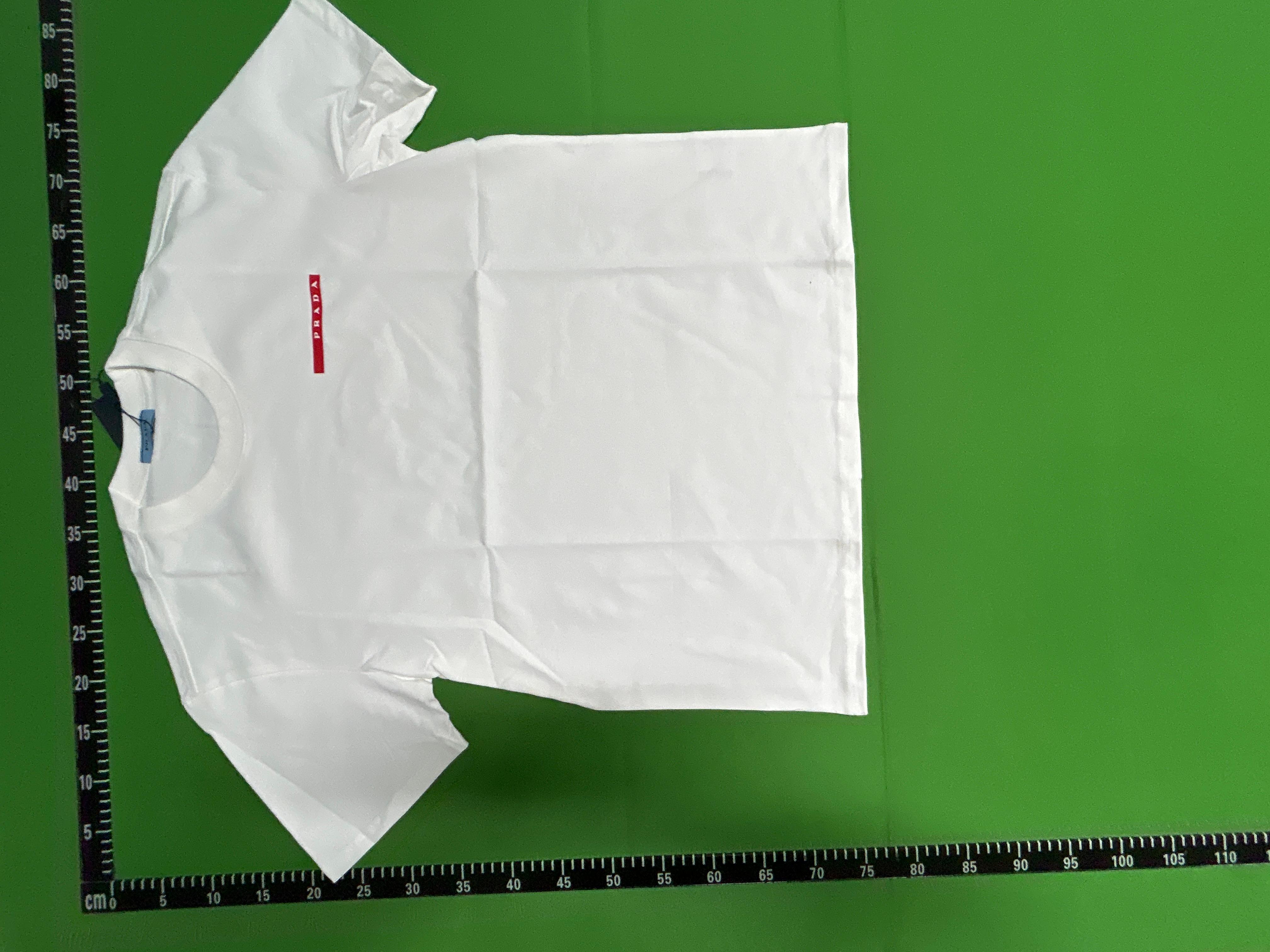 Foto QC 7 de Prada Triangle Logo T-shirt Black