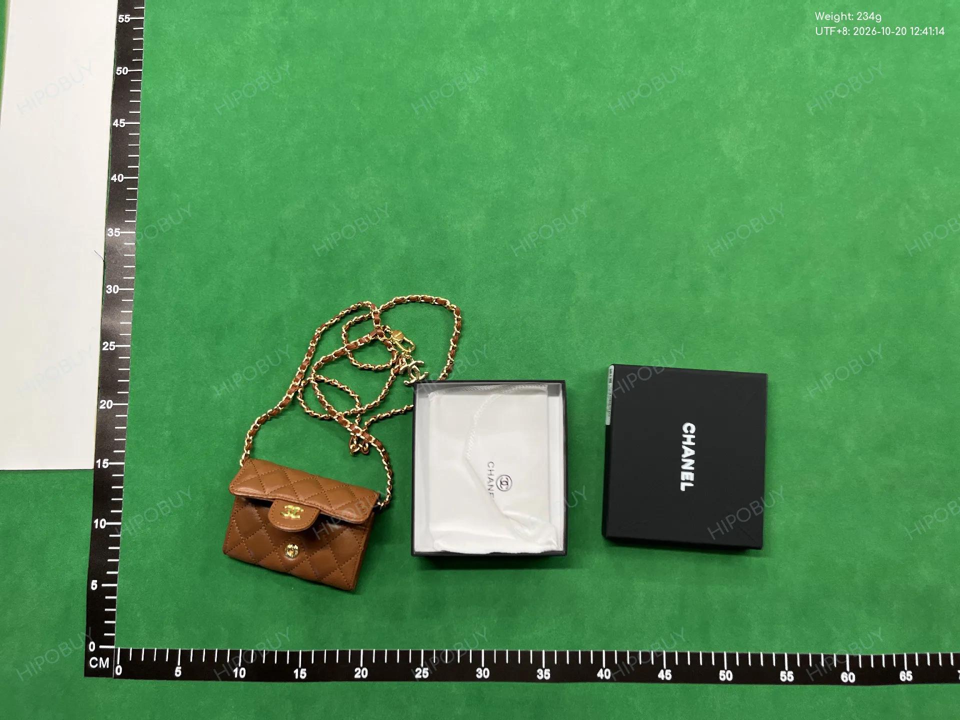 Foto QC 6 de Chanel Classic Flap Card Holder on Chain Quilted Caviar Grey