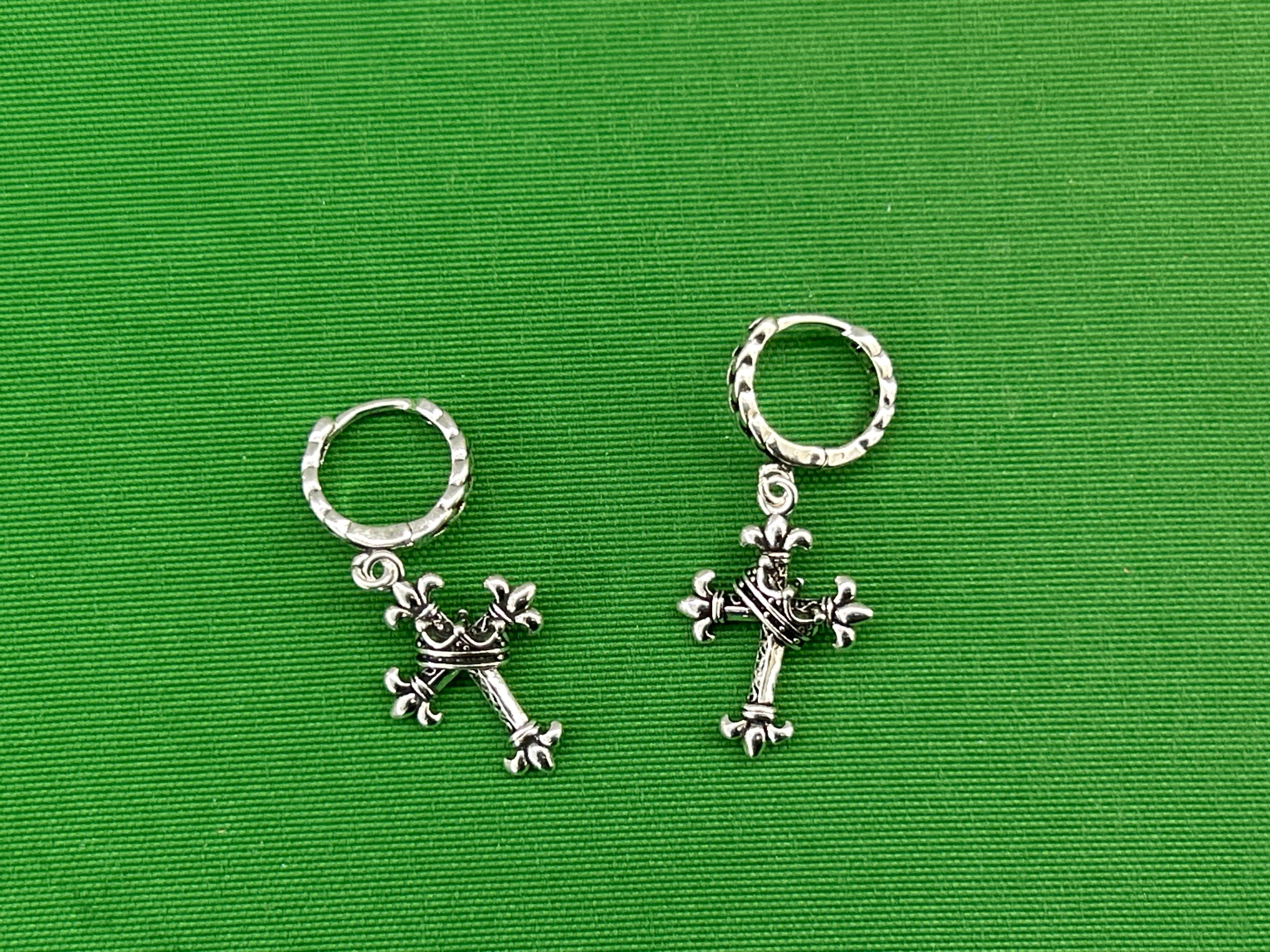 Foto QC 2 de Chrome Hearts Cross Earrings Silver Pink