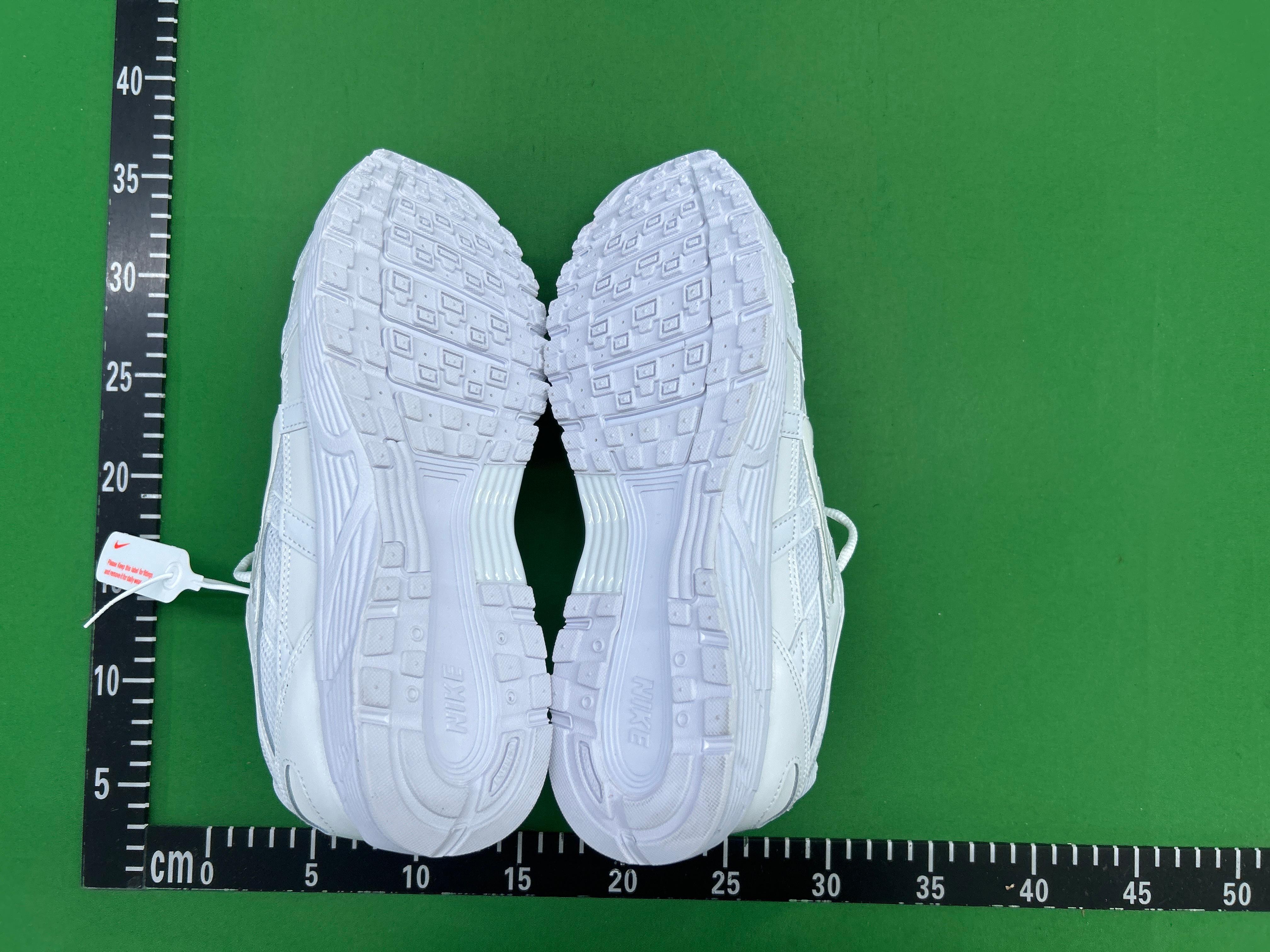 Foto QC 8 de Nike P-6000 Metallic Silver CN0149-001