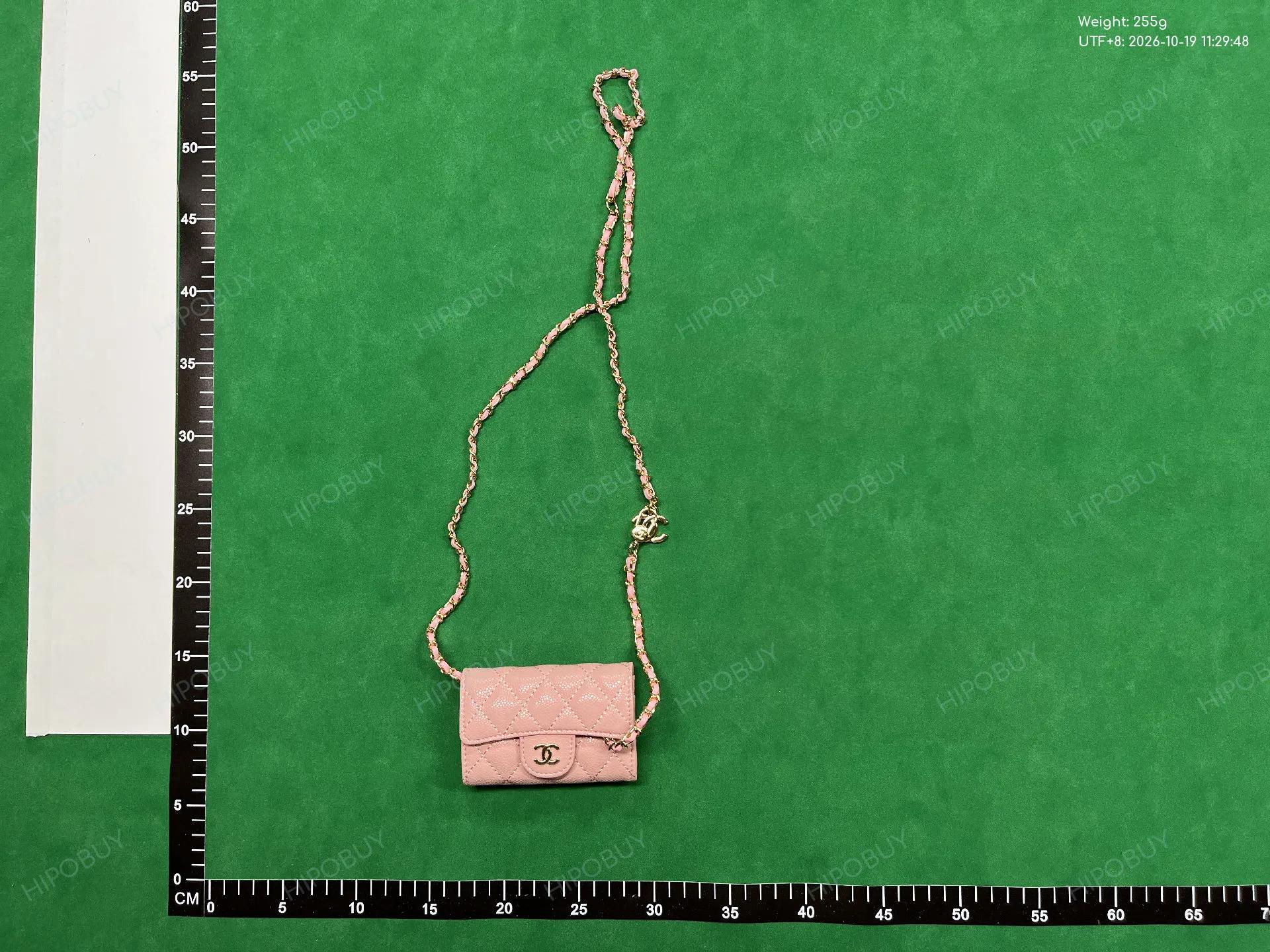 Foto QC 4 de Chanel Chain Card Holder AP8937 Quilted Caviar Red