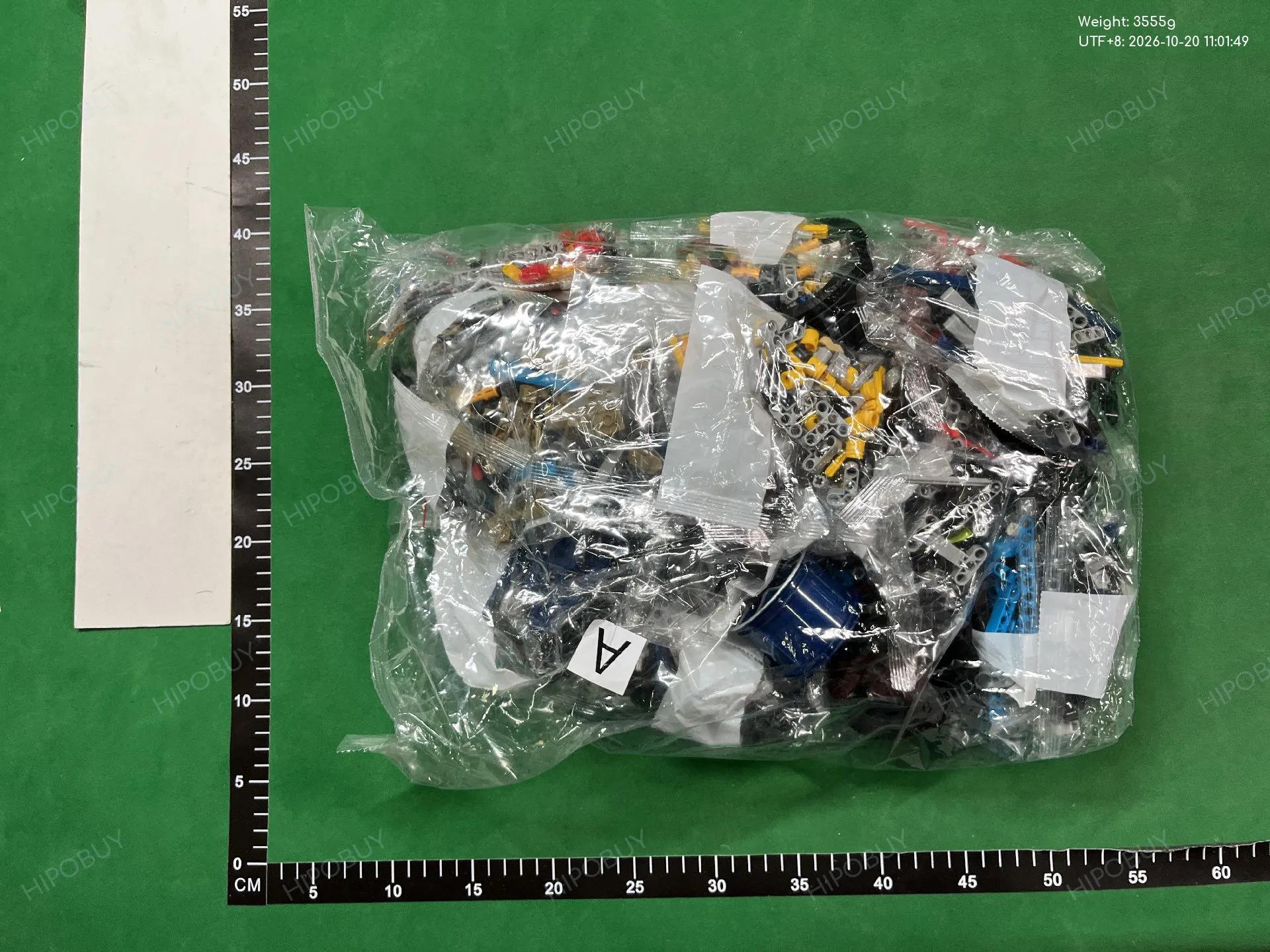 Foto QC 4 de LEGO Technic Bugatti Chiron Building Toy