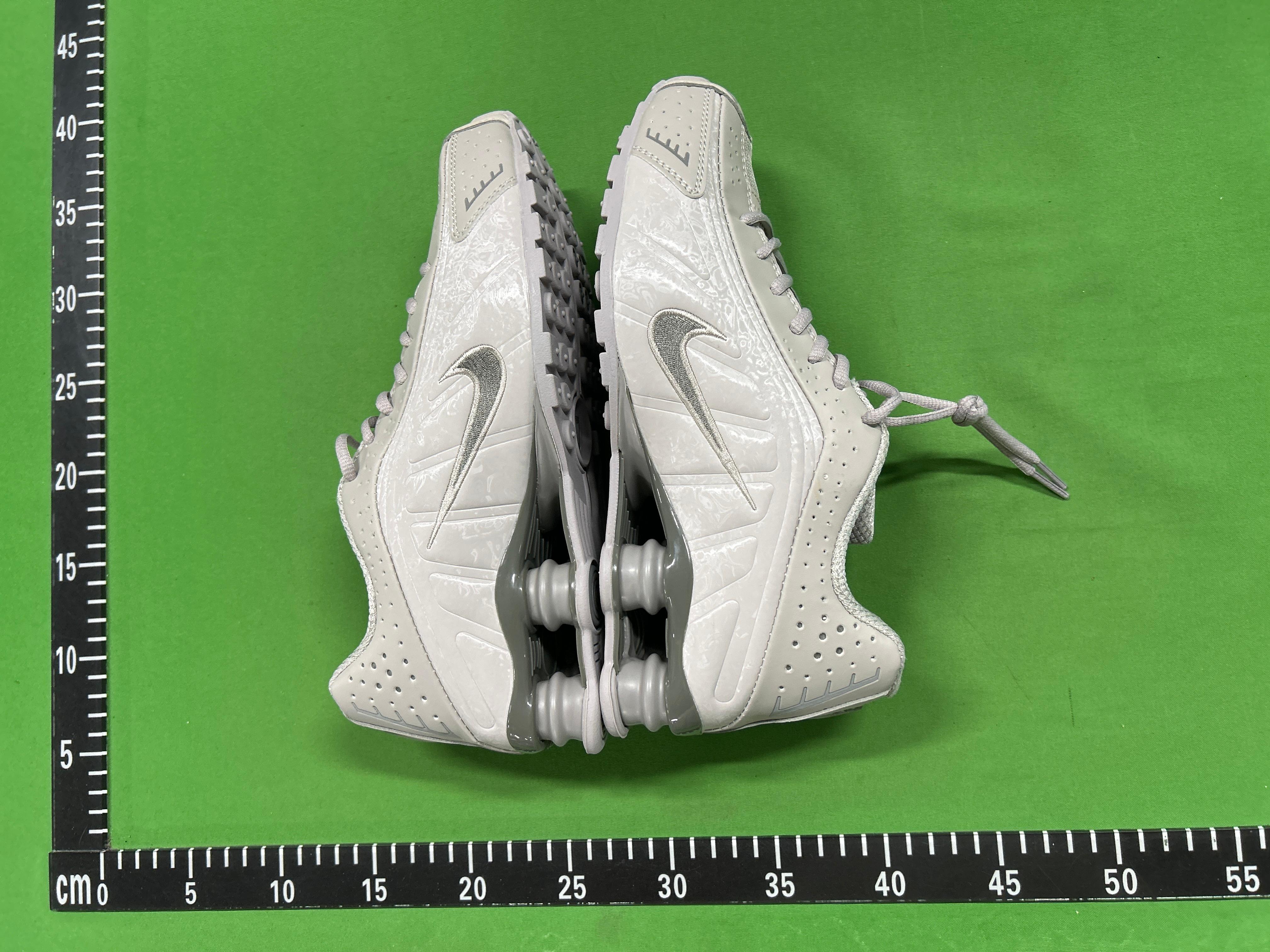 Foto QC 5 de Nike Shox R4 Barely Rose Metallic Platinum AR3565-600