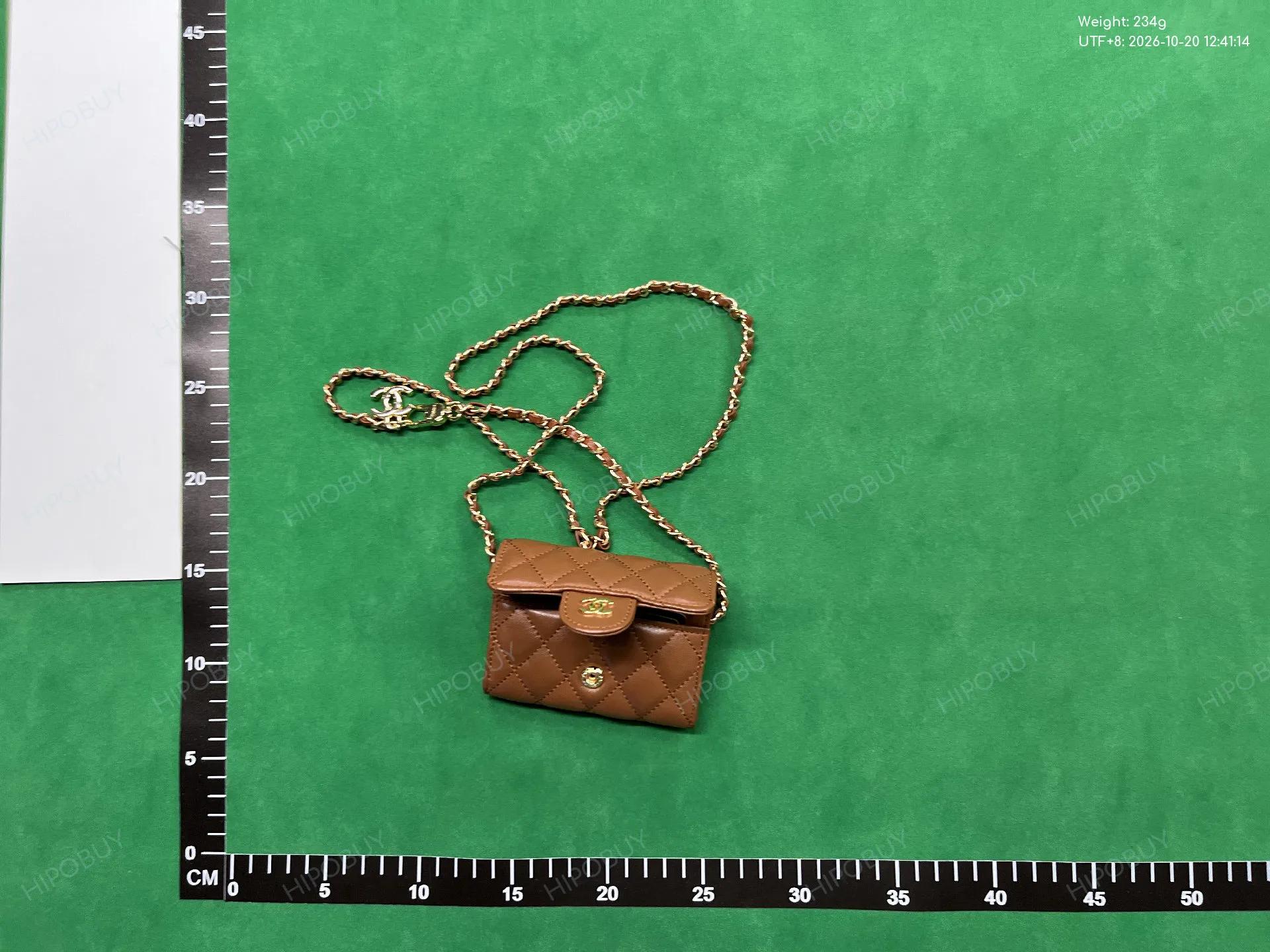 Foto QC 4 de Chanel Classic Flap Card Holder on Chain Quilted Caviar Grey