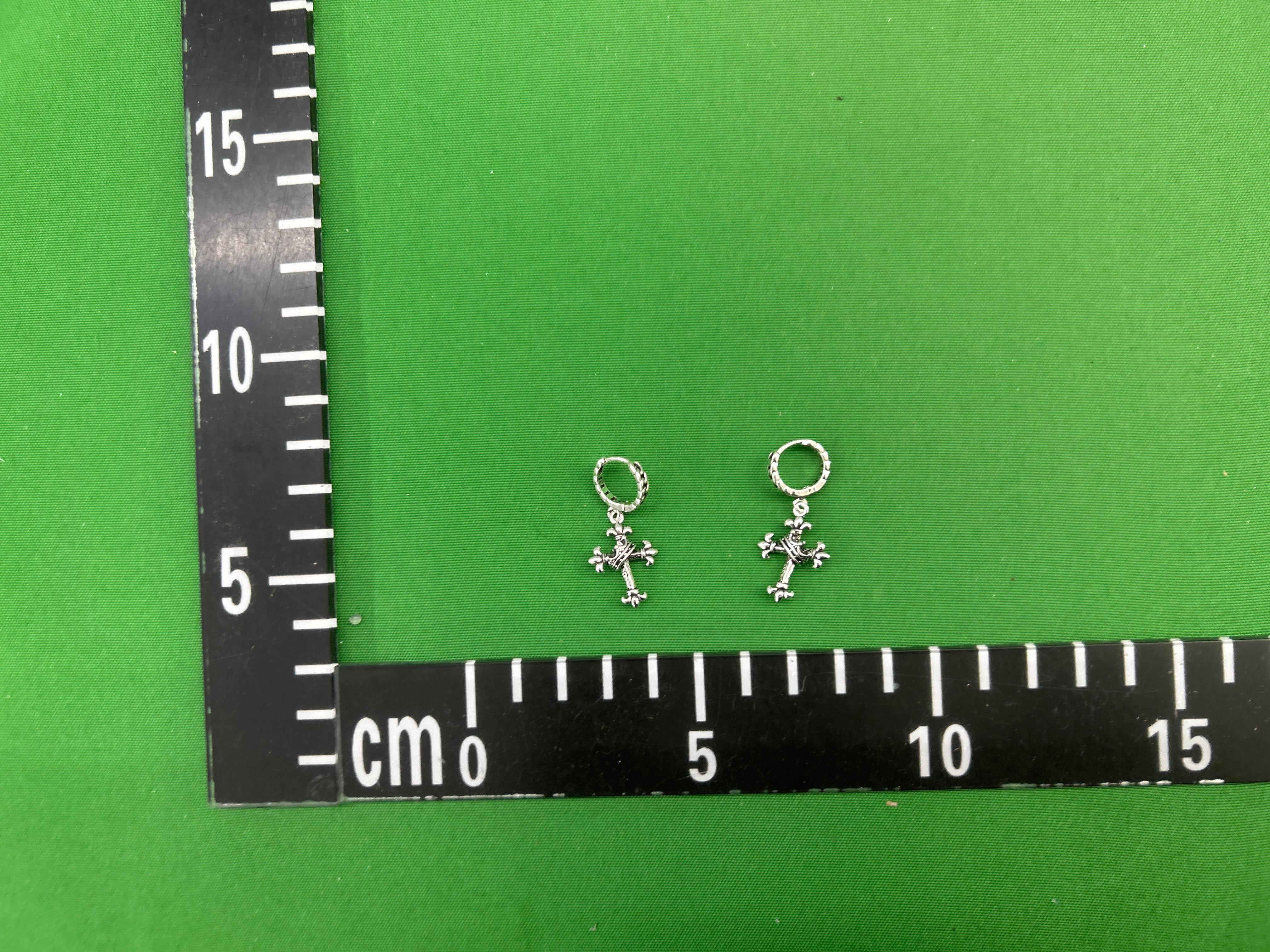 Foto QC 1 de Chrome Hearts Cross Earrings Silver Pink