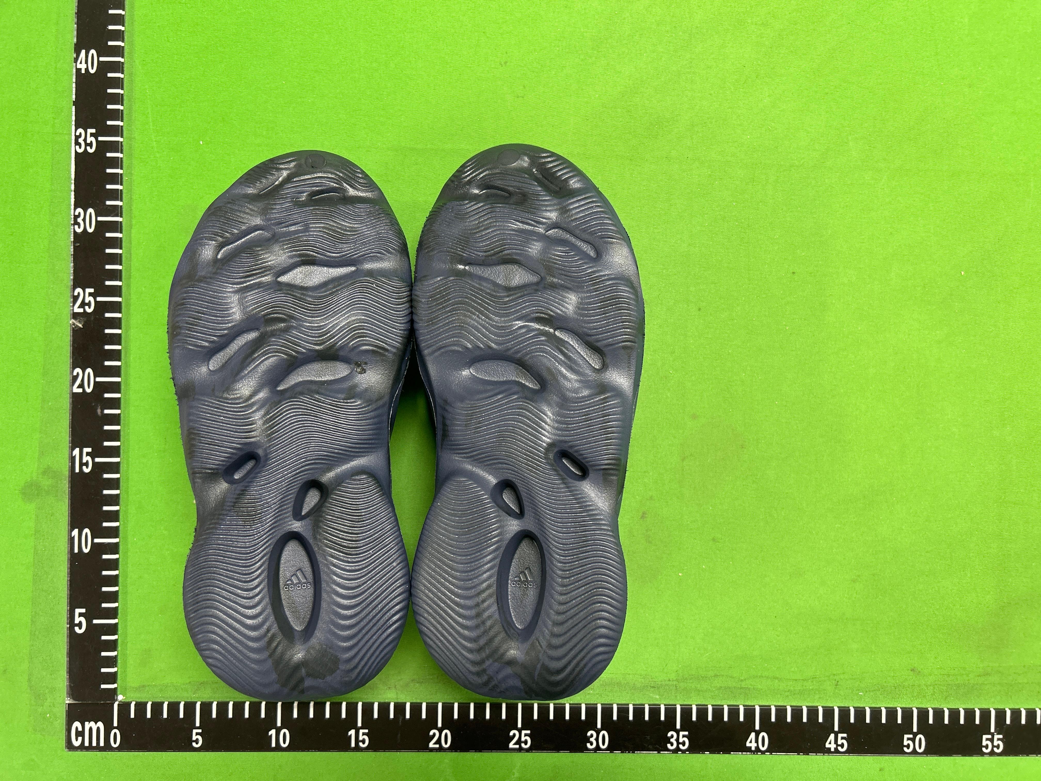Foto QC 4 de adidas Yeezy Slide Foam Onyx