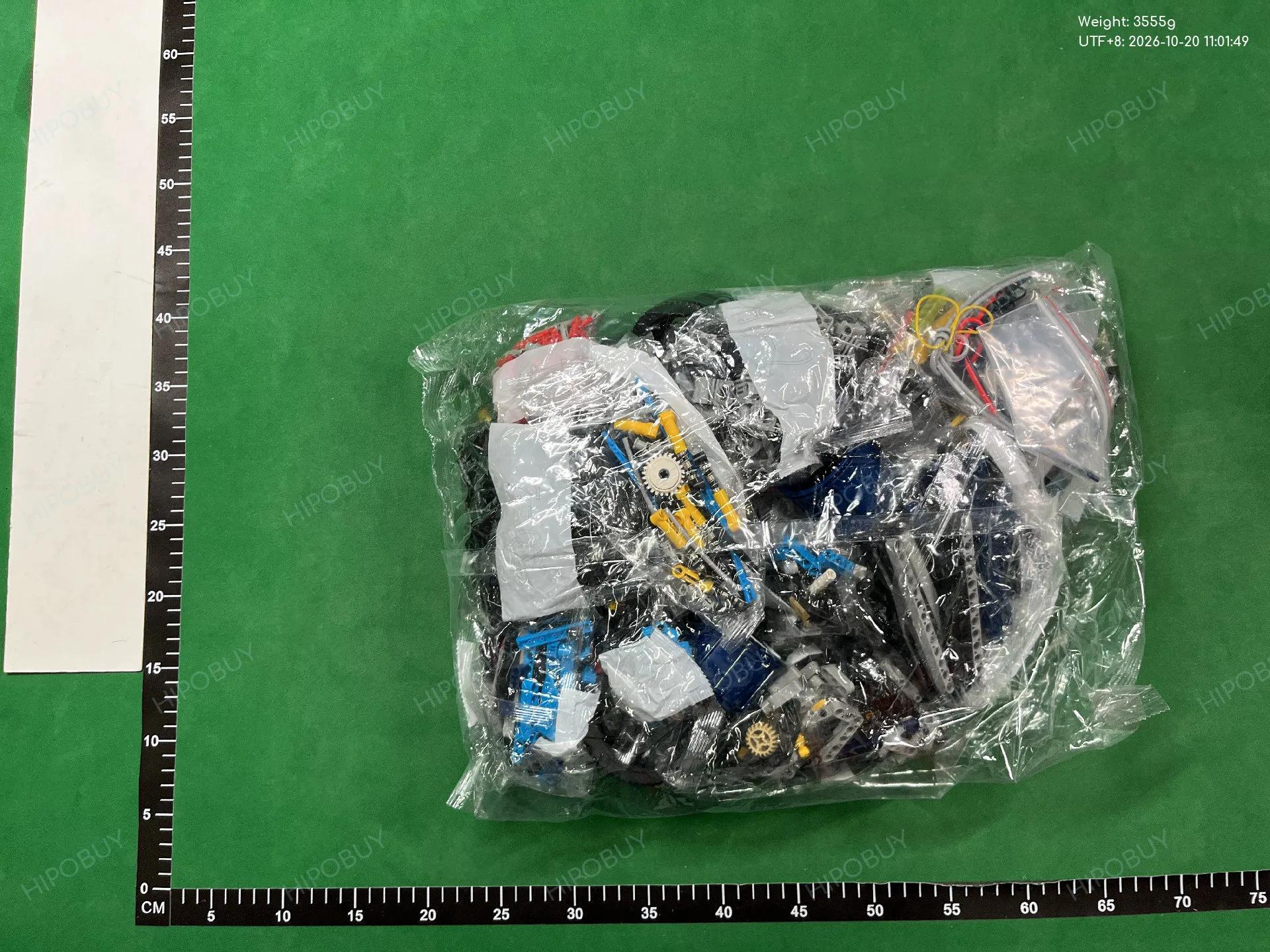 Foto QC 5 de LEGO Technic Bugatti Chiron Building Toy