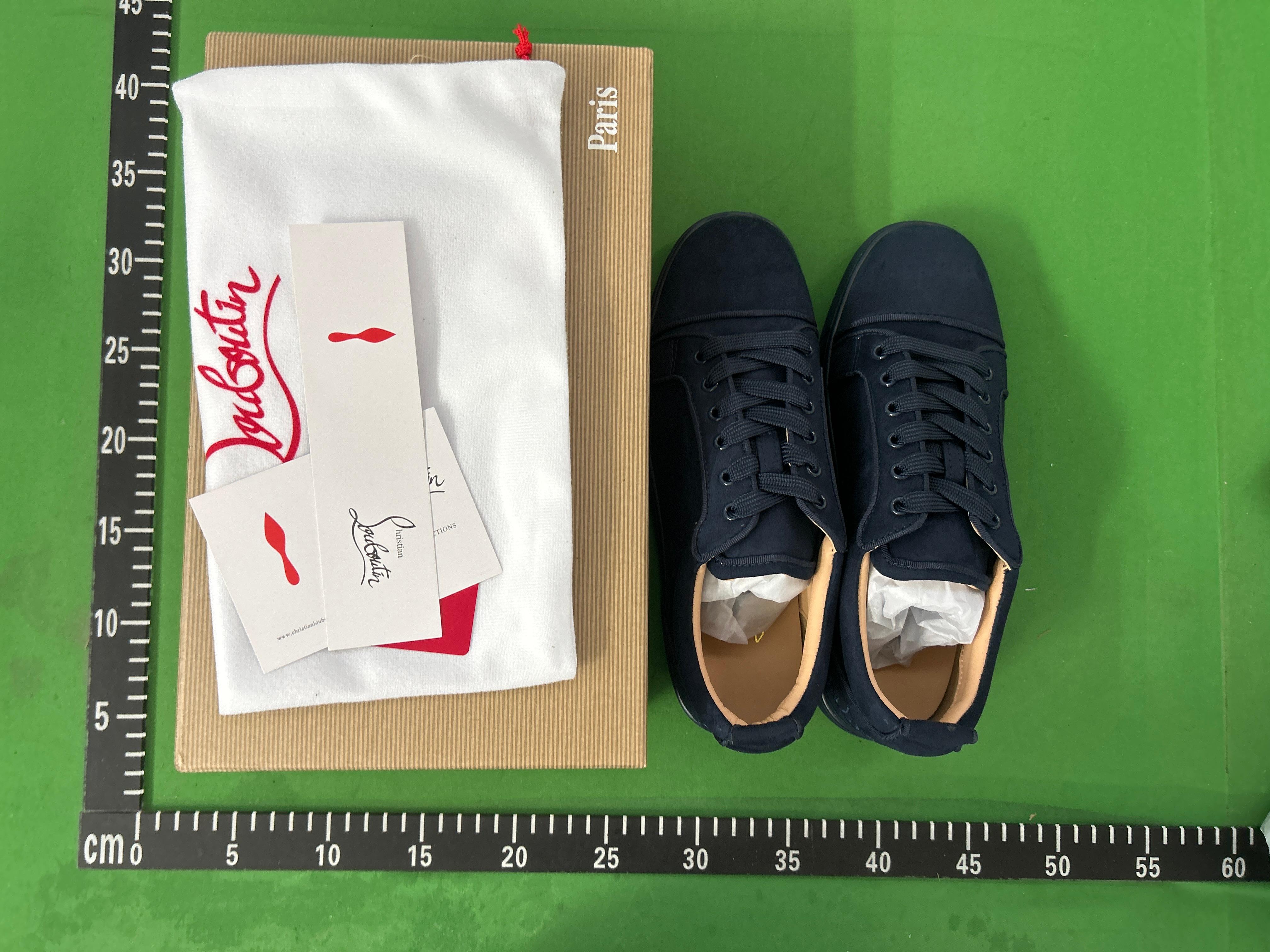 Foto QC 2 de Christian Louboutin Louis Junior Suede Low Sneakers Black