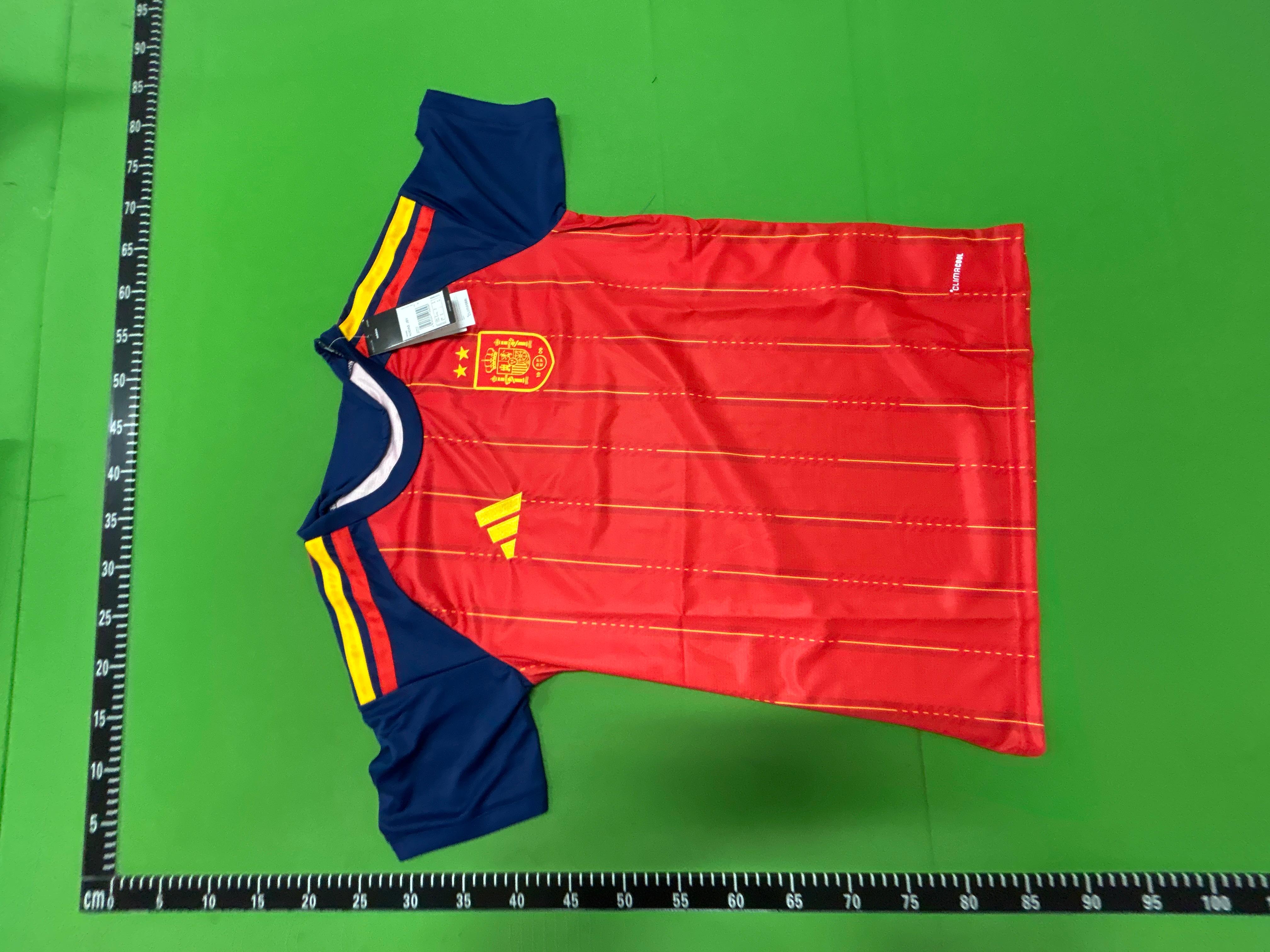 Foto QC 3 de adidas x Spain 2026/27 Away Pre-Match Jersey Burgundy