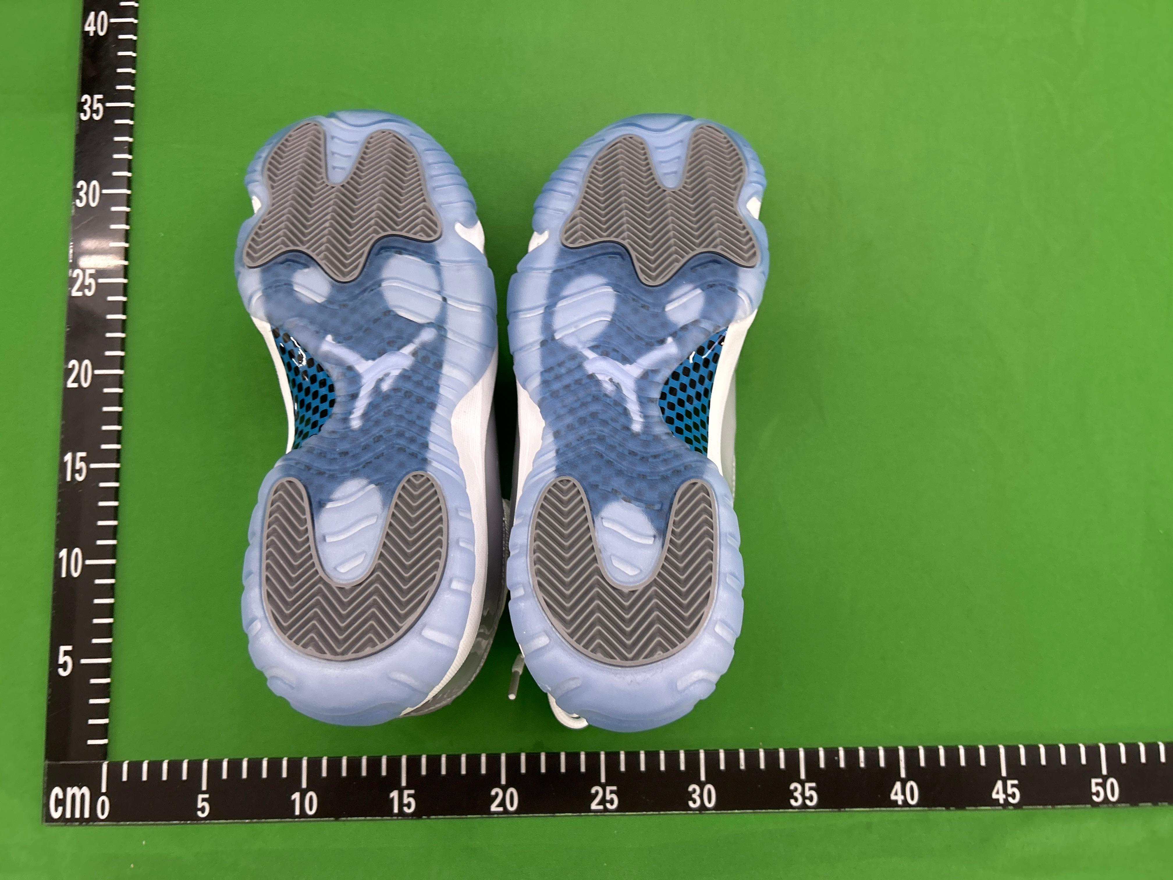 Foto QC 7 de Jordan 11 Retro Low Bred 528895-012