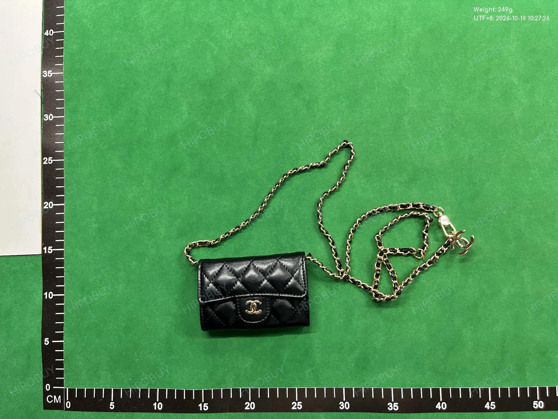 Foto QC 7 de Chanel Chain Card Holder AP8937 Quilted Caviar Red