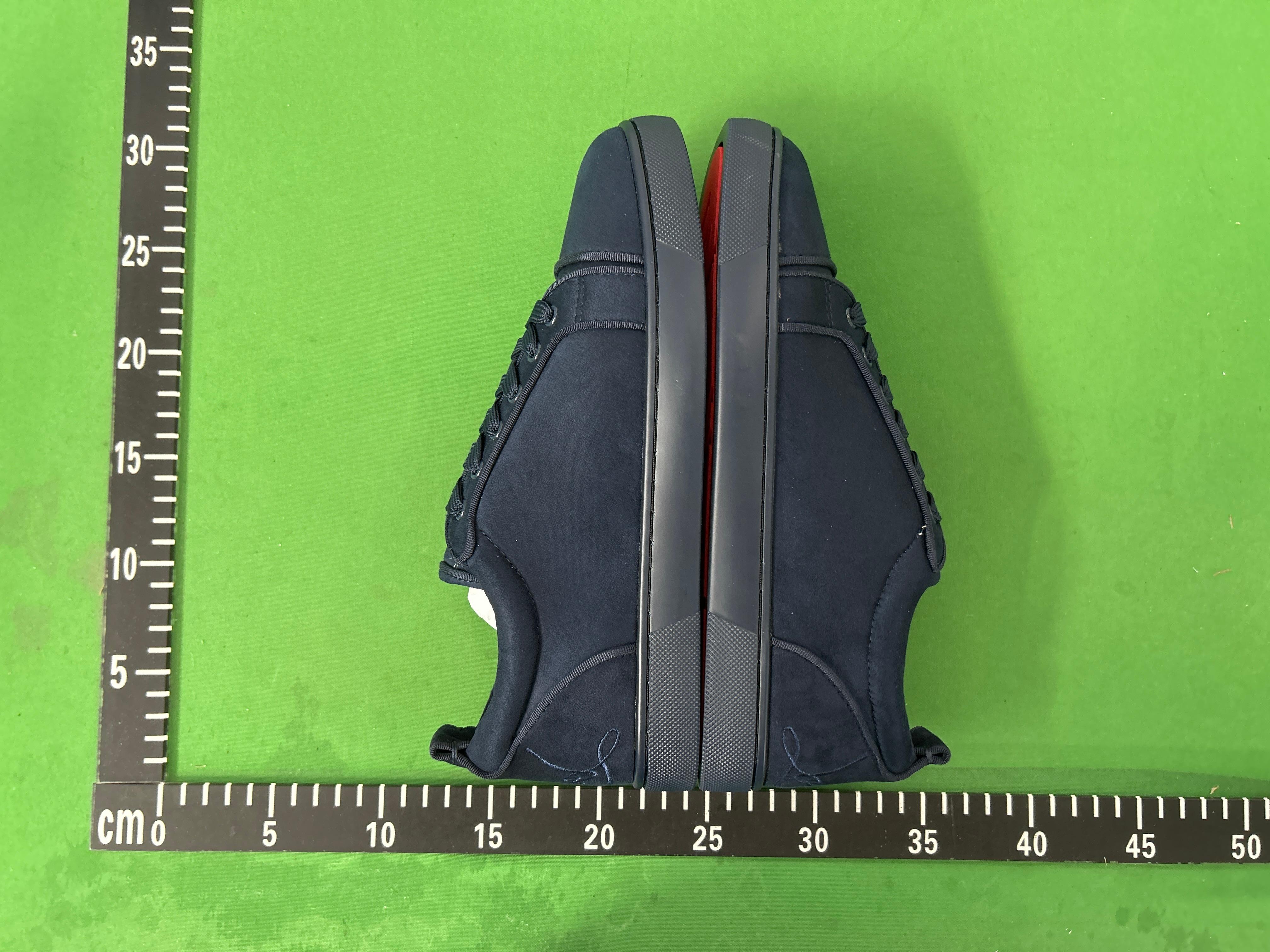 Foto QC 7 de Christian Louboutin Louis Junior Suede Low Sneakers Black