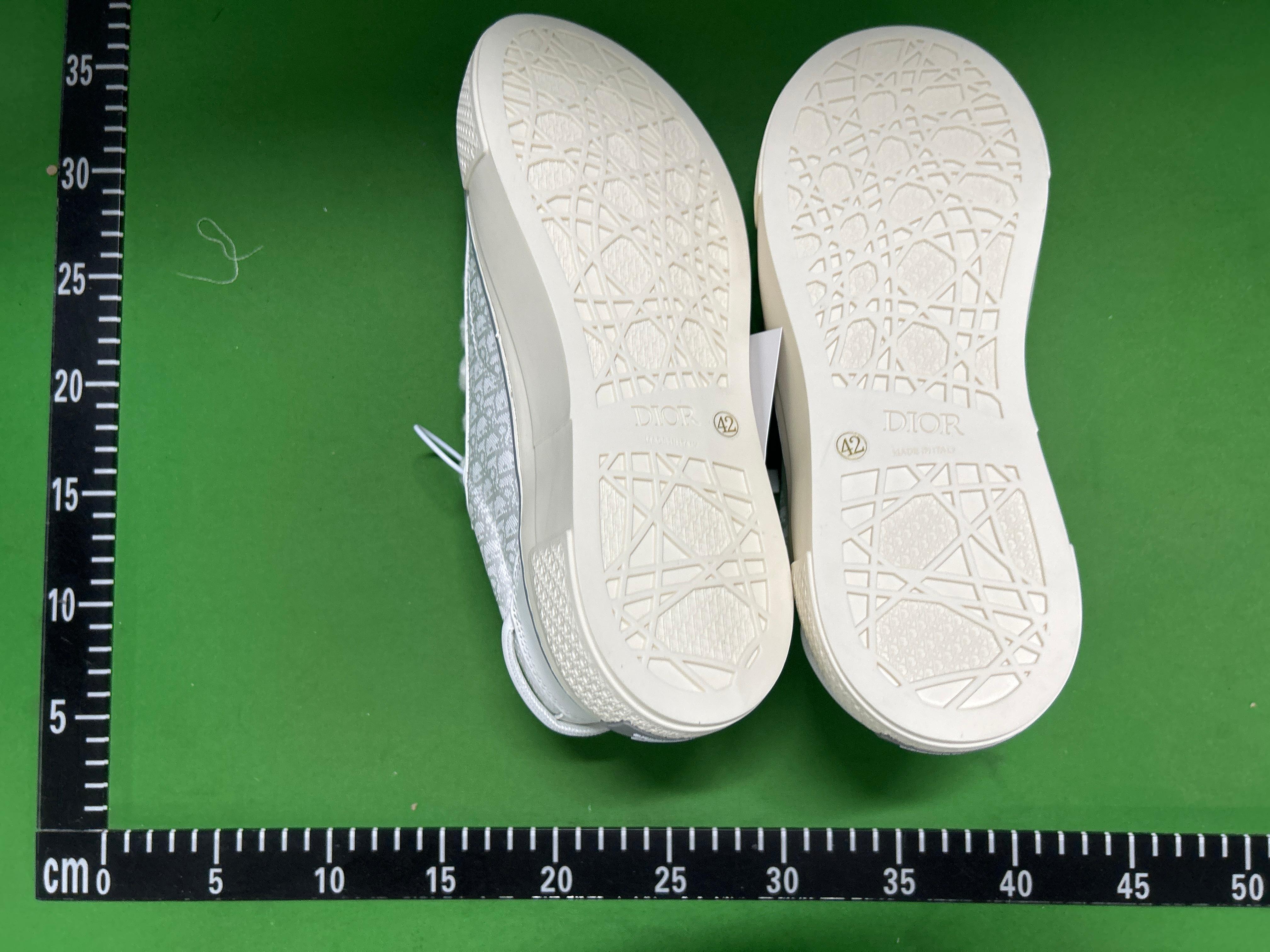 Foto QC 6 de Dior B33 Low Grey Dior Oblique