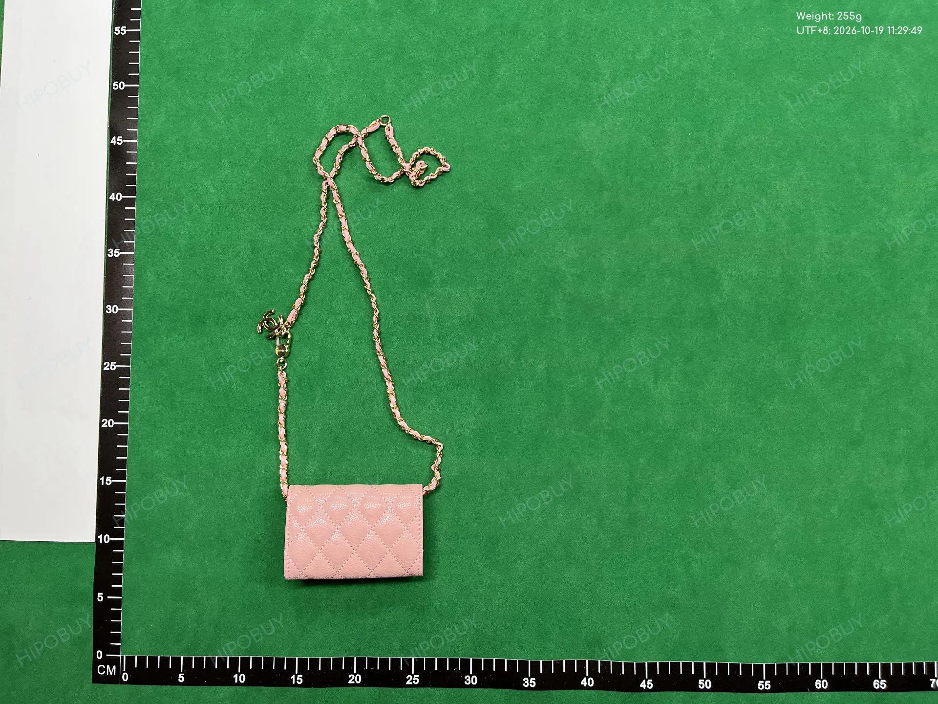 Foto QC 5 de Chanel Chain Card Holder AP8937 Quilted Caviar Red