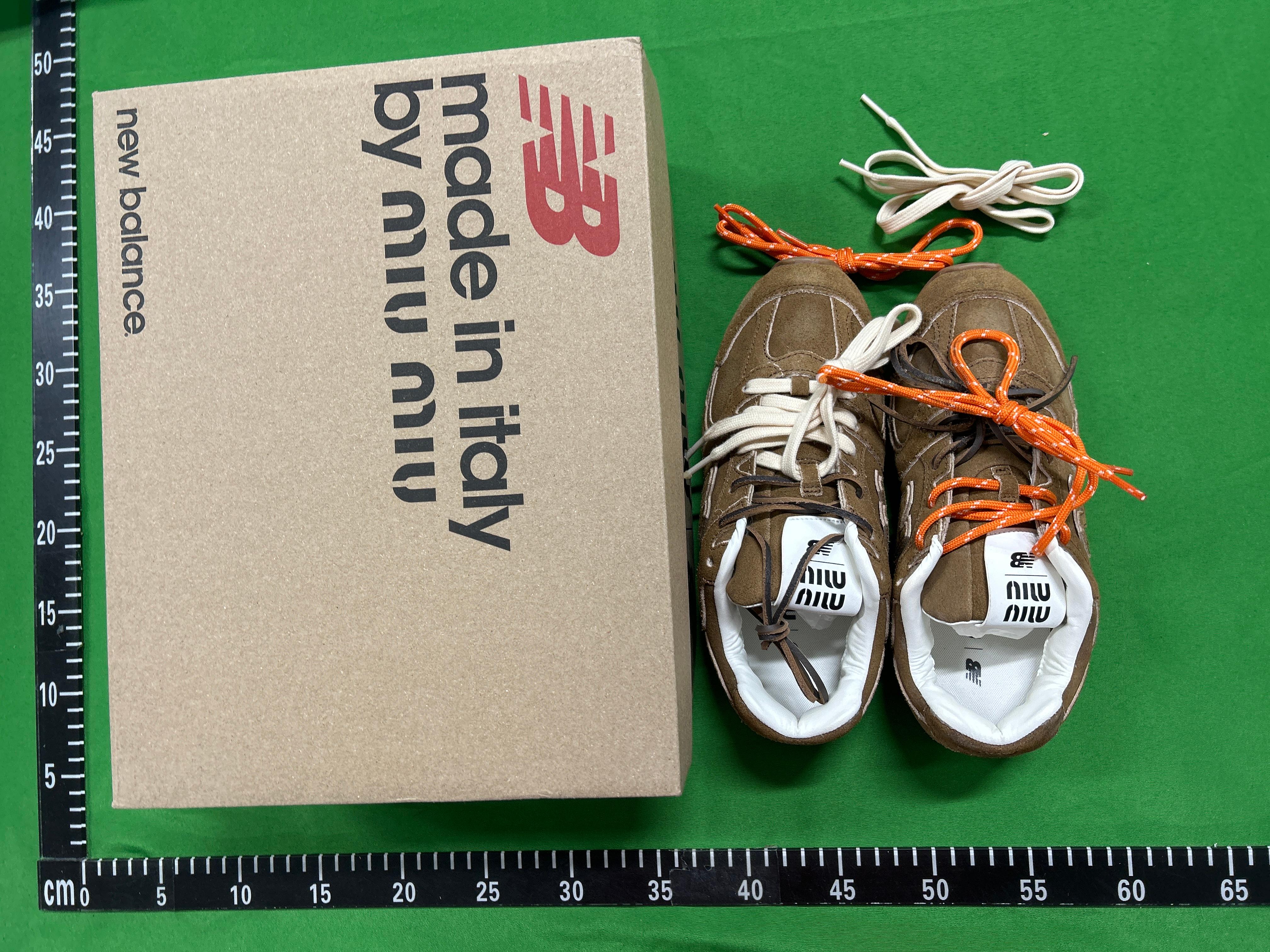Foto QC 2 de New Balance 530 SL Miu Miu White 5E165E-3D8C-F0009-F-BD05