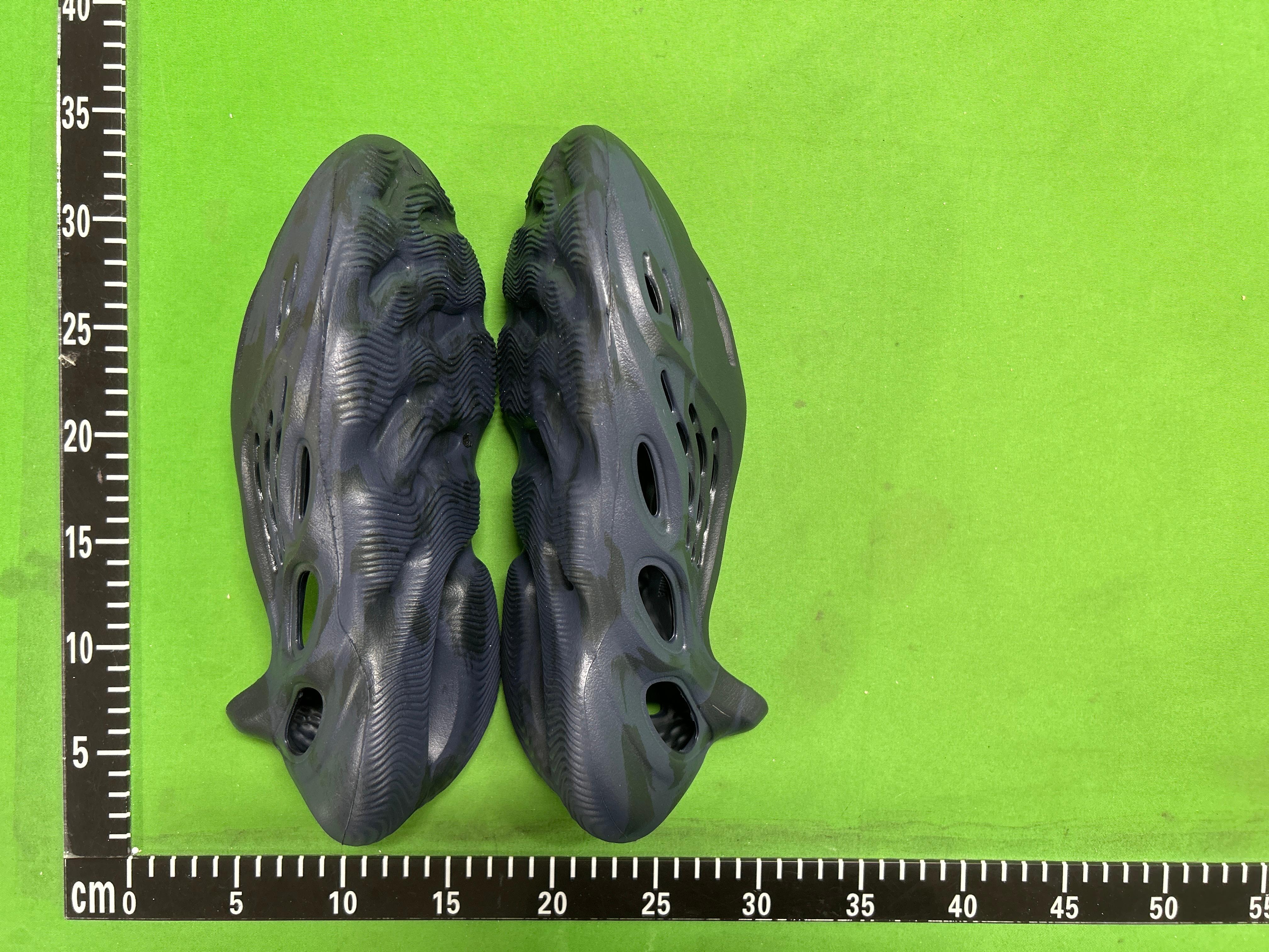 Foto QC 3 de adidas Yeezy Slide Foam Onyx