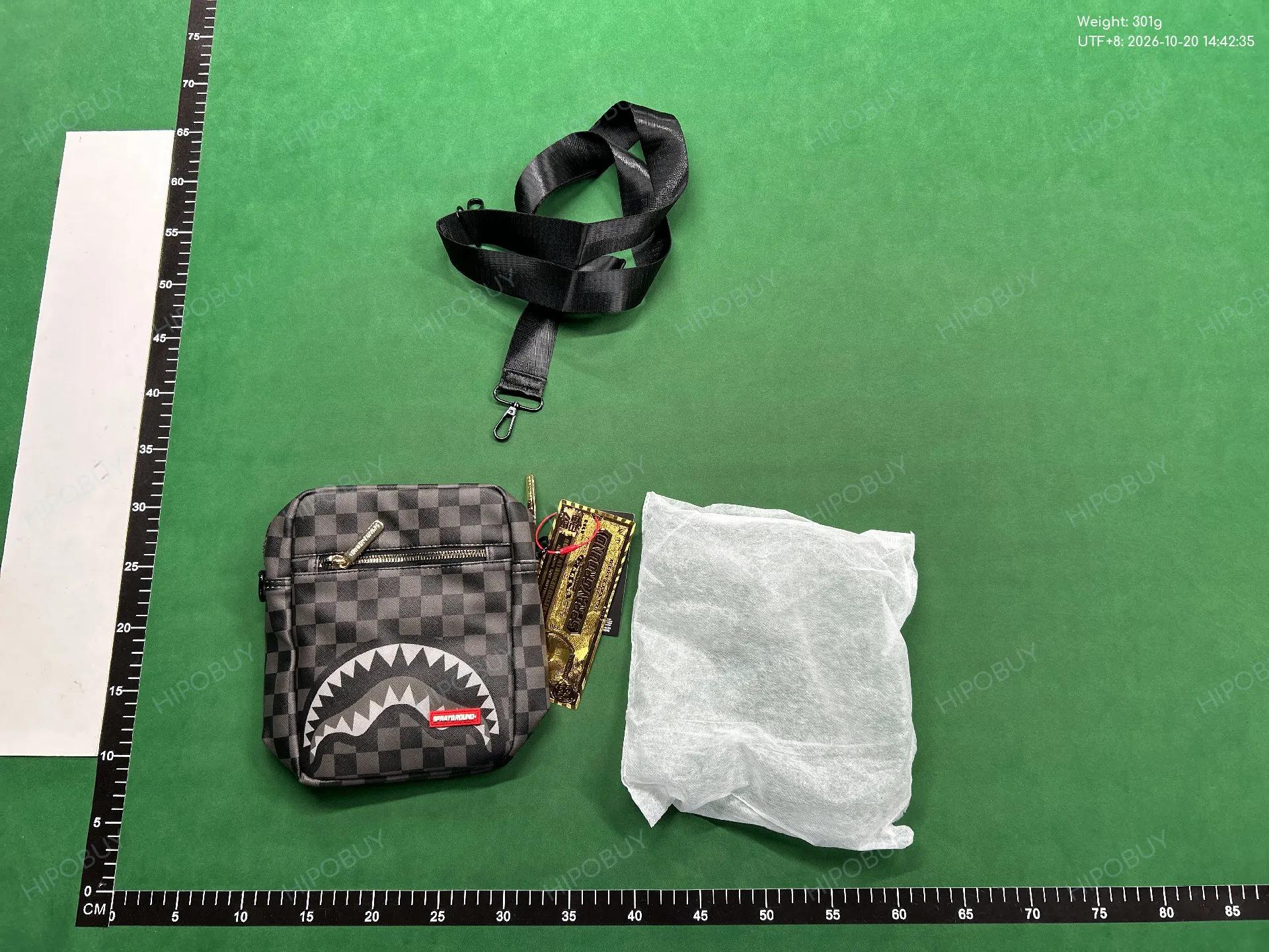 Foto QC 3 de Sprayground Shark Backpack Checkerboard