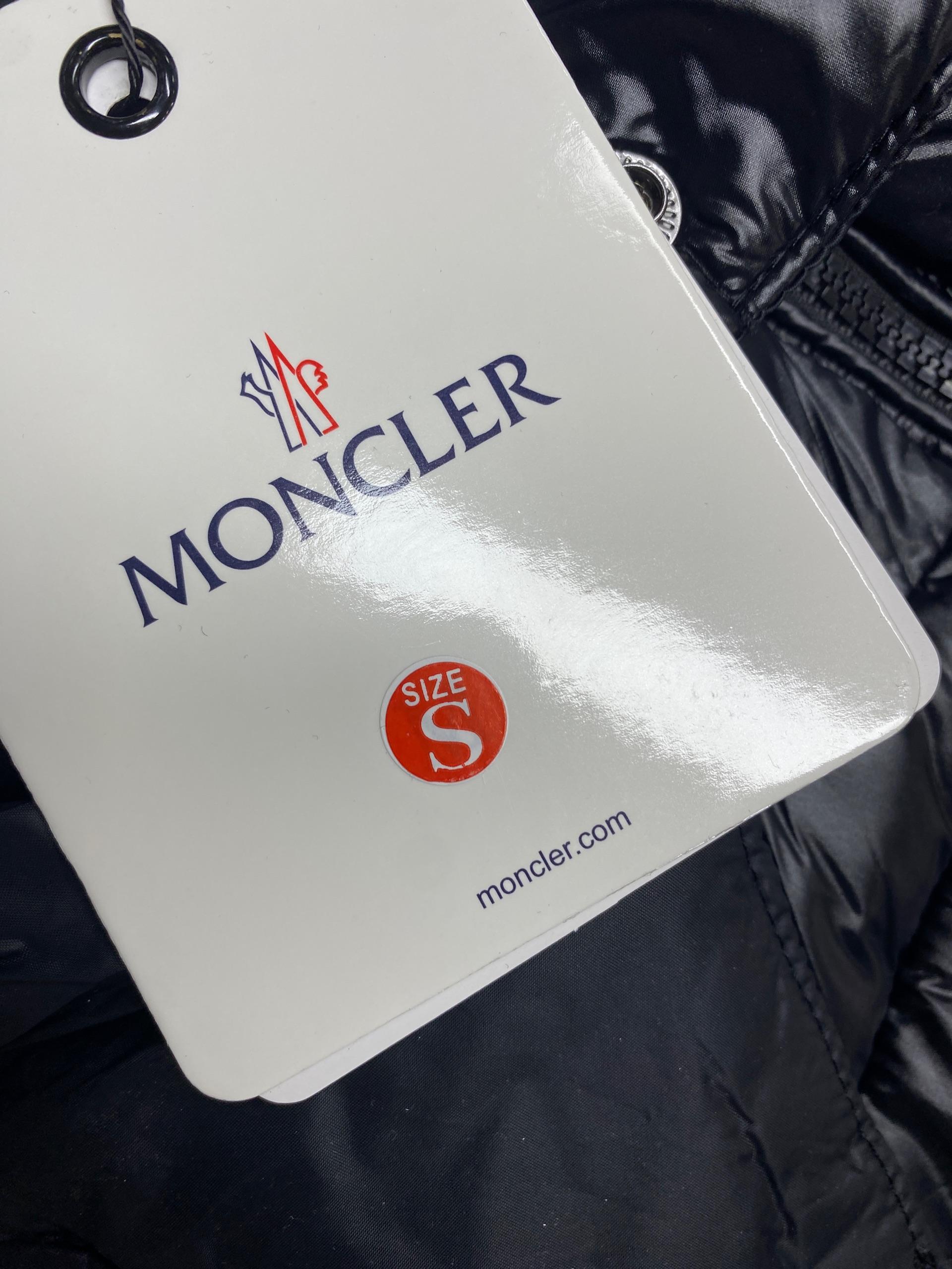 Foto QC 3 de Moncler Maya Puffer Jacket Tricolour Tape Down Black
