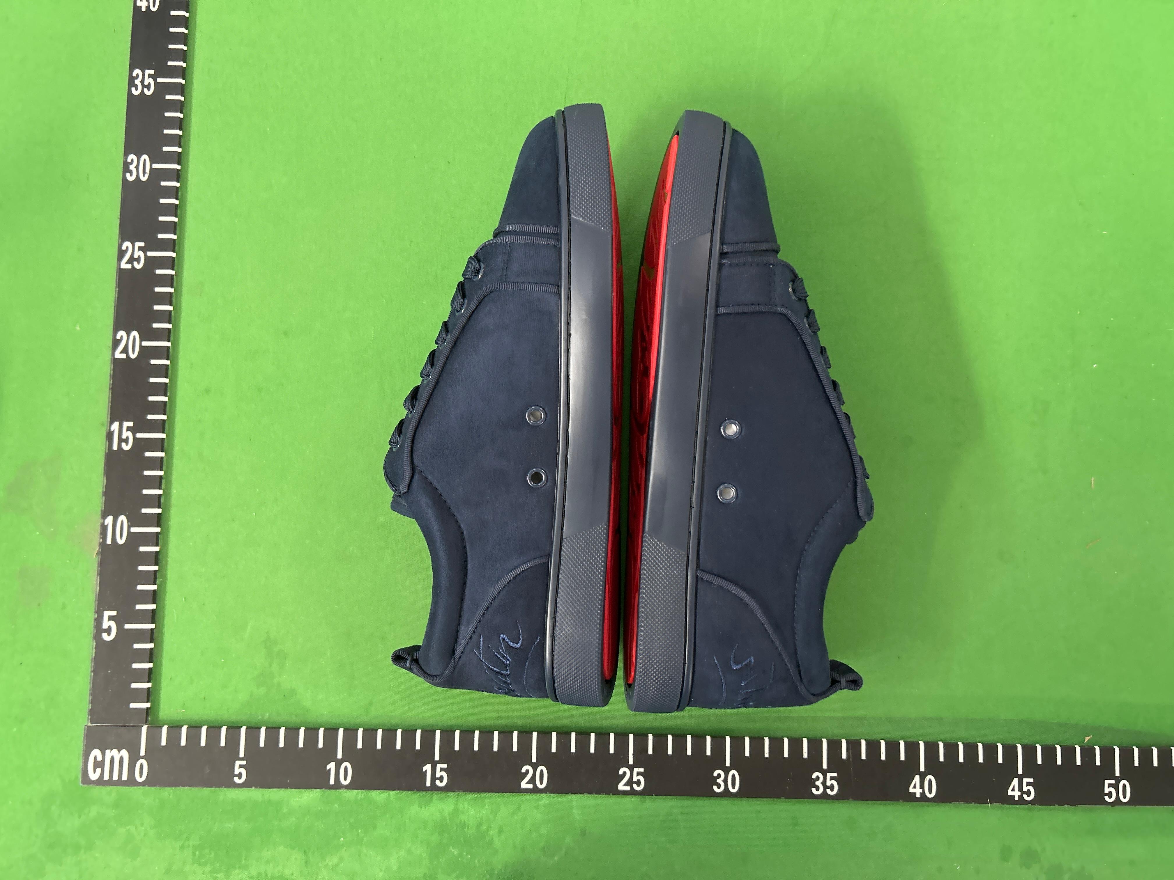 Foto QC 6 de Christian Louboutin Louis Junior Suede Low Sneakers Black