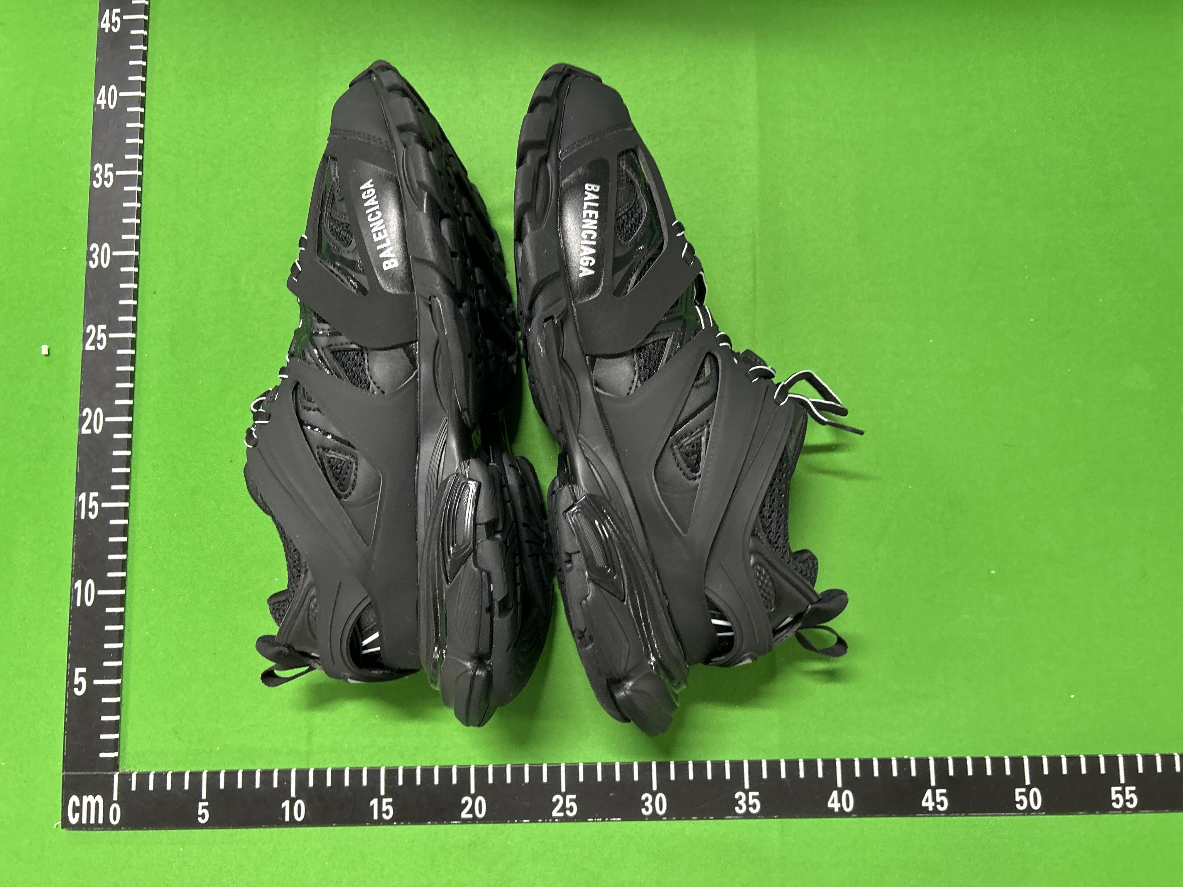 Foto QC 5 de Balenciaga Track Mesh Nylon Sneakers Black White 542436 W1GB1 2045