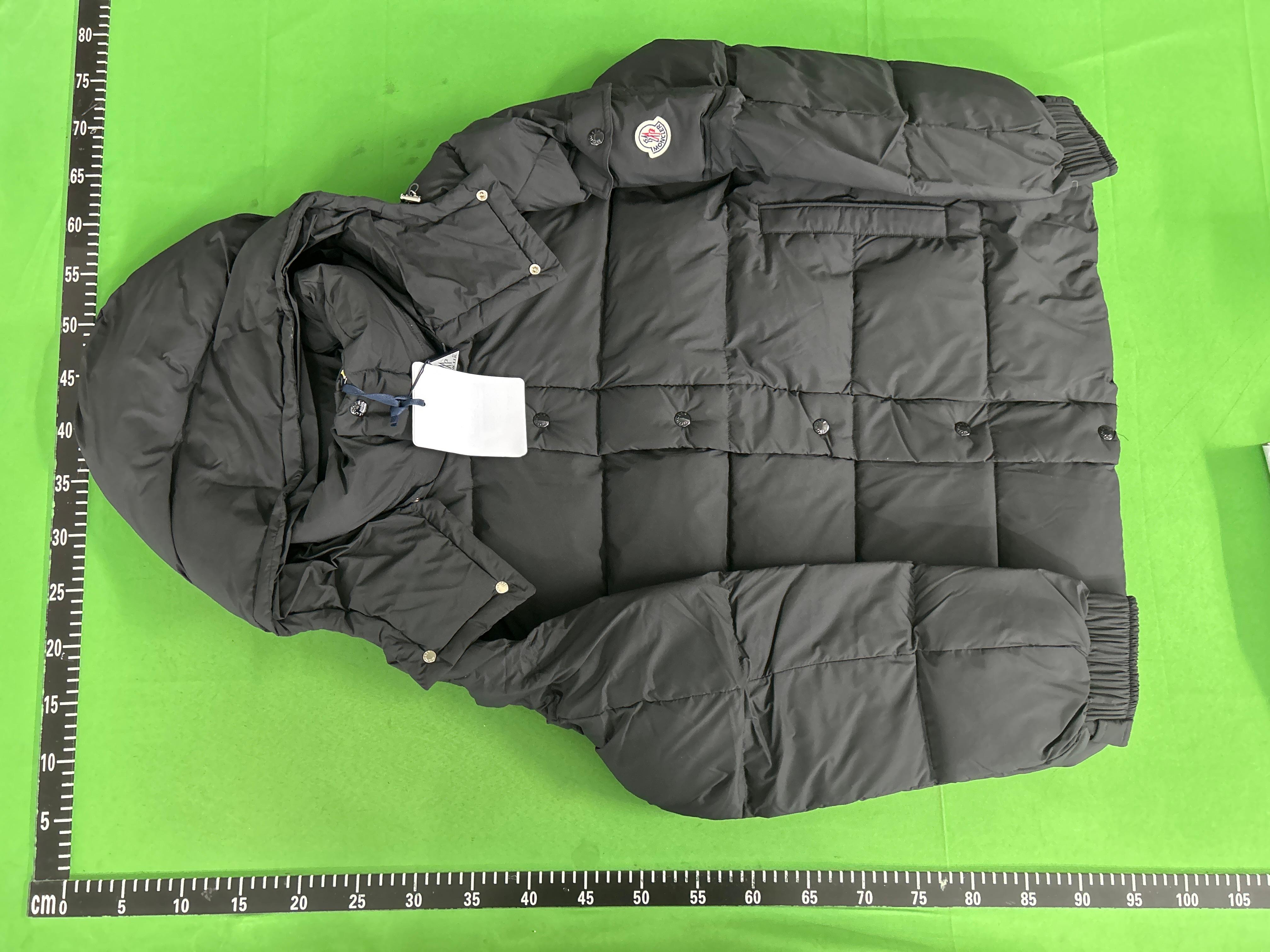 Foto QC 3 de Moncler Maya Down Puffer Jacket Matte Black
