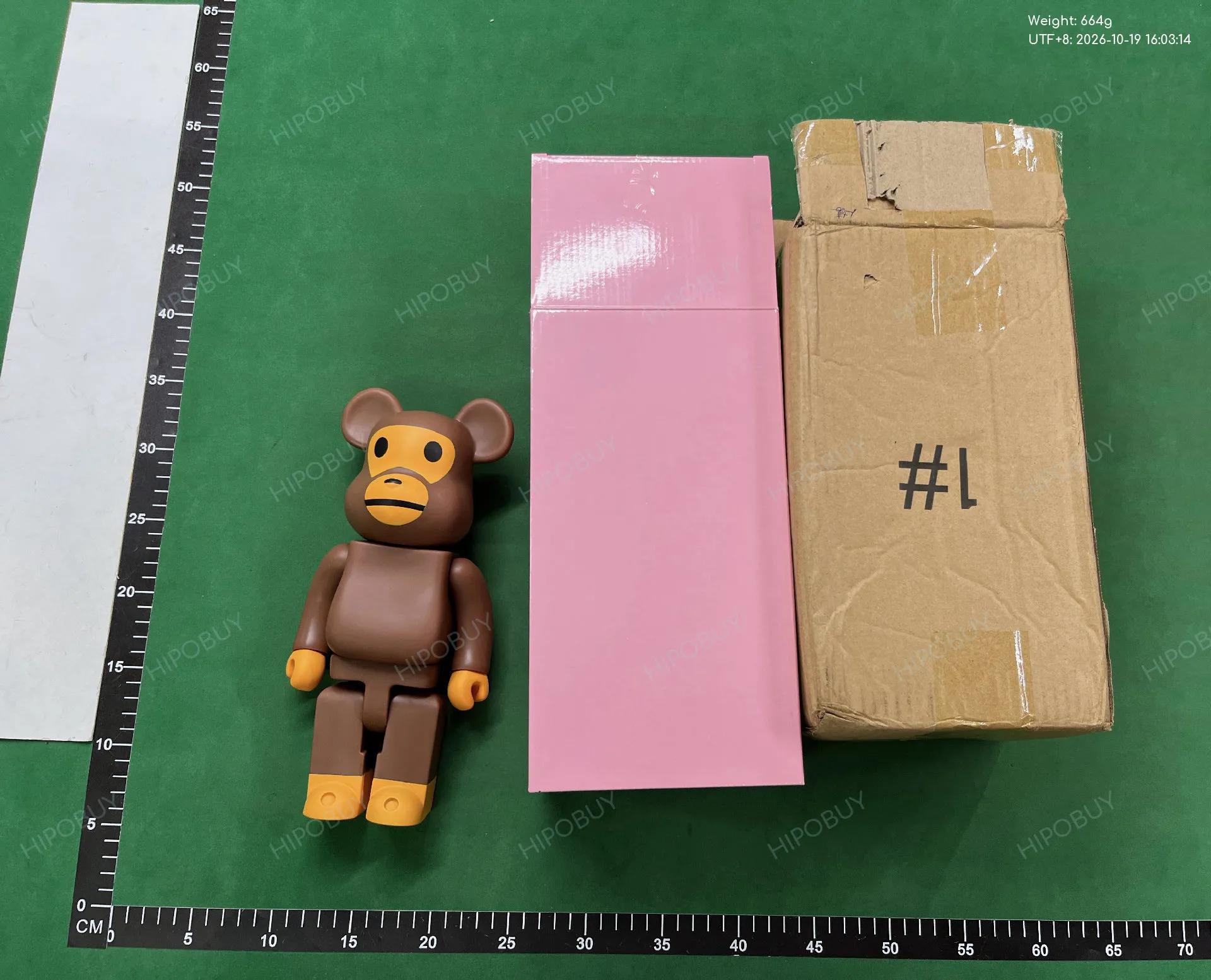 Foto QC 6 de Medicom Toy BE@RBRICK XLARGE Hajime Sorayama Gold Resin Figure
