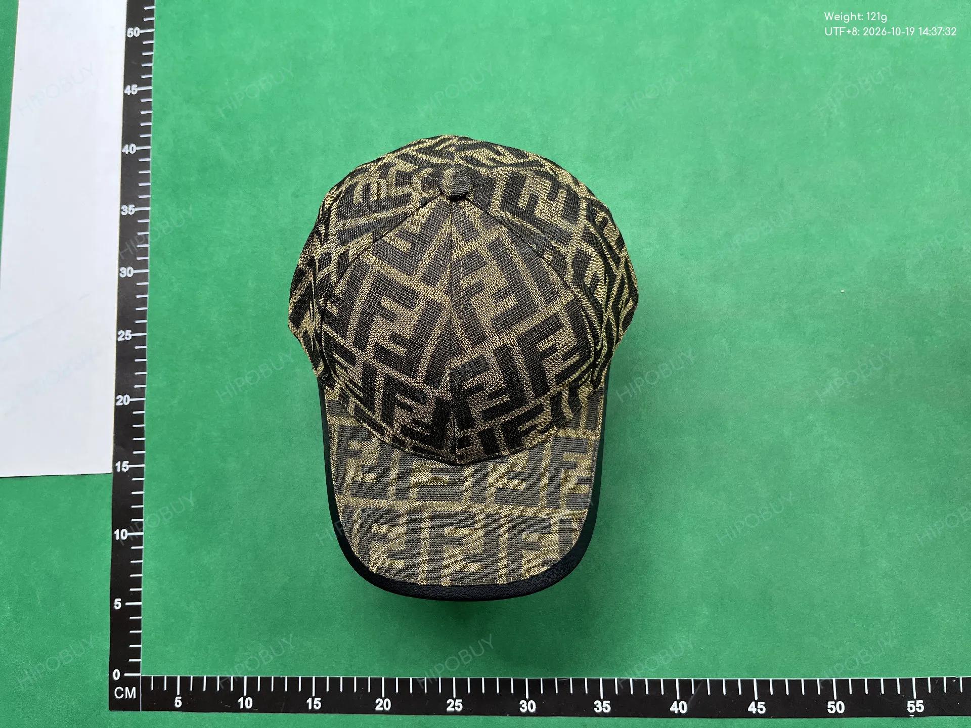 Foto QC 7 de Fendi FF Monogram Leather Trim Cap Tobacco/Black