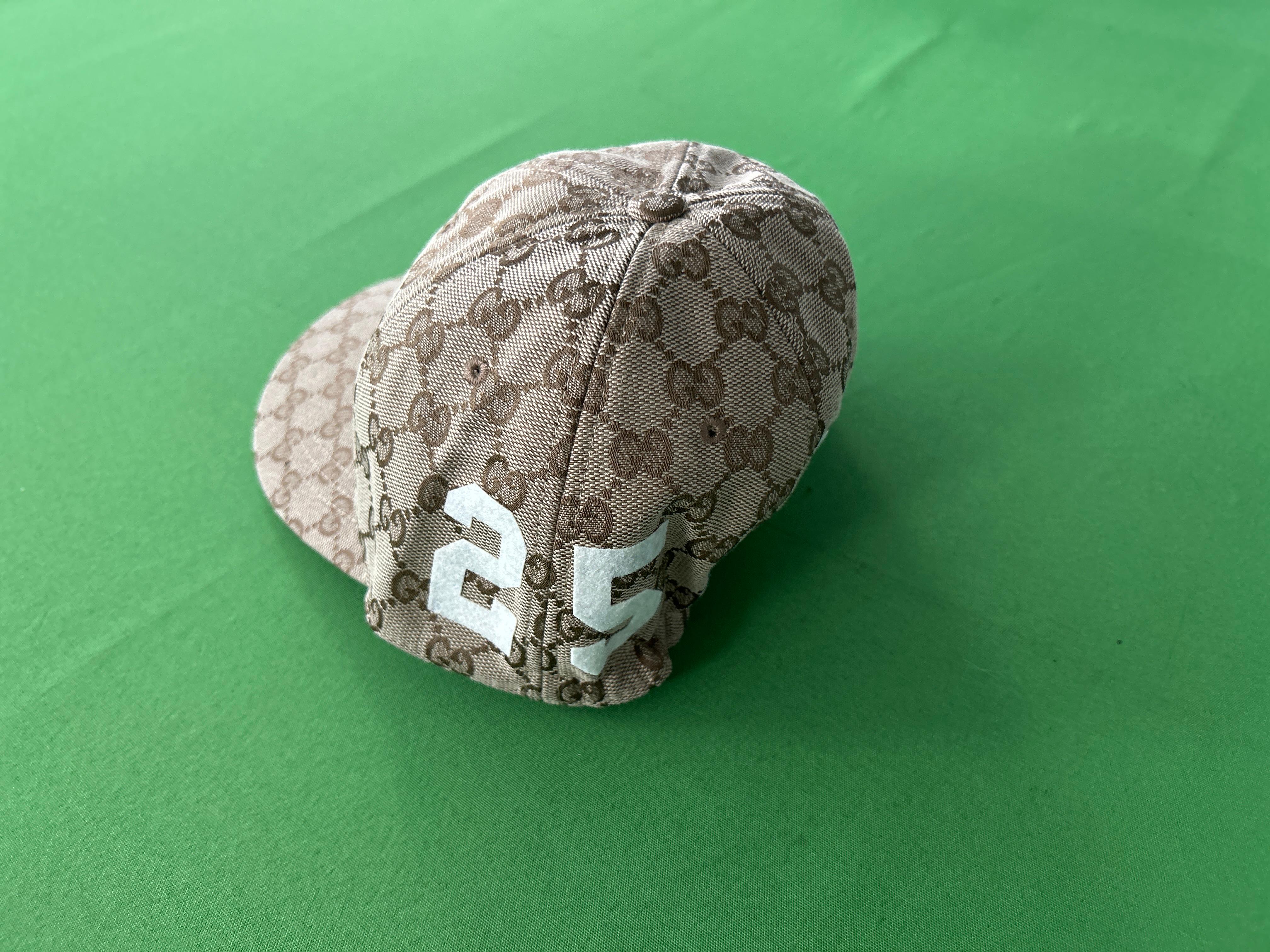 Foto QC 6 de Gucci GG Supreme 25 Baseball Cap Beige