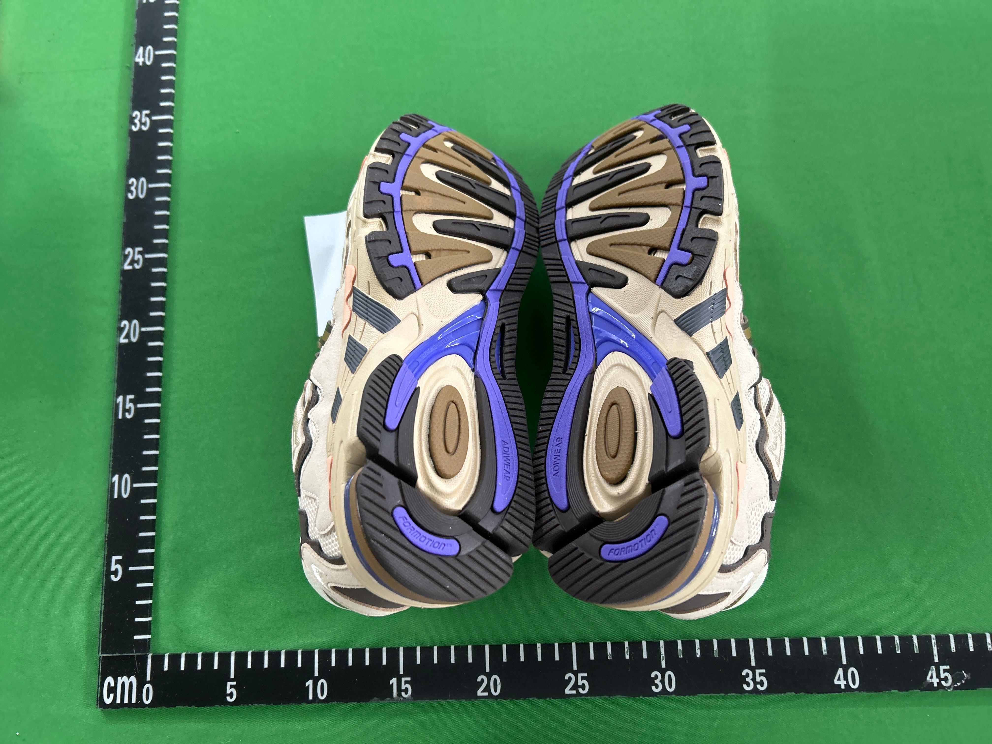 Foto QC 6 de adidas Response CL Bad Bunny Triple Black ID0805