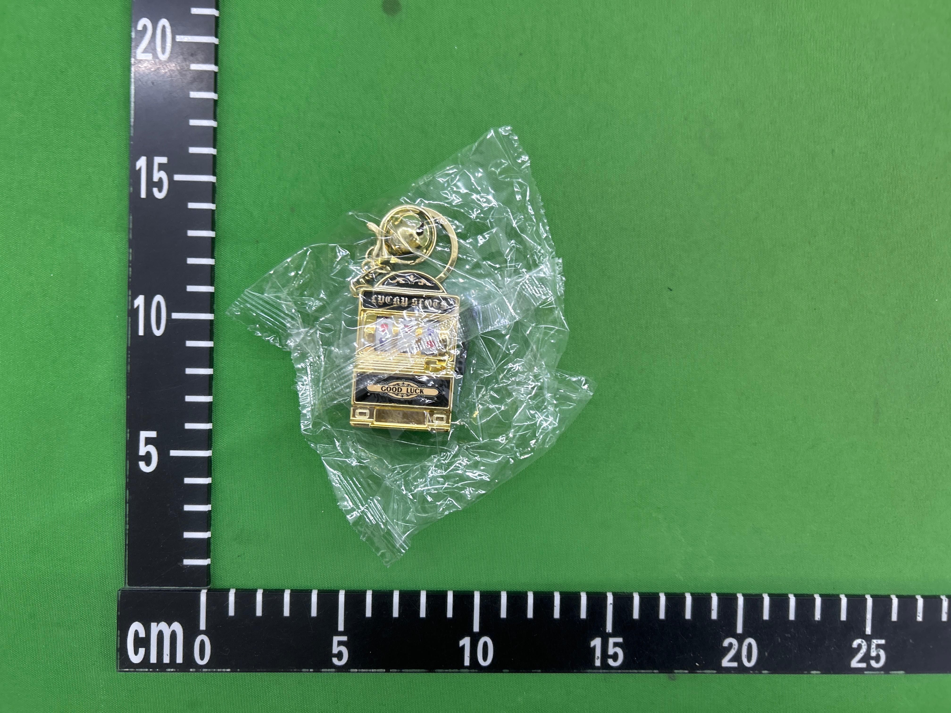 Foto QC 7 de Other Lucky Slot Machine Keychain Gold