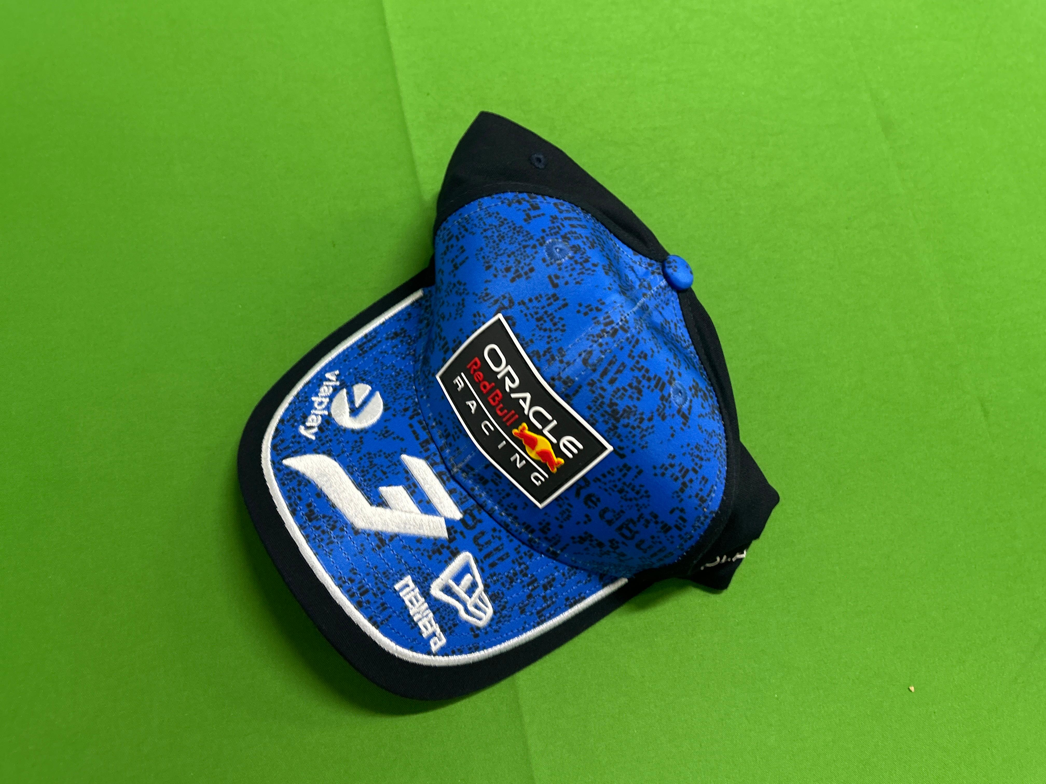 Foto QC 3 de Red Bull Racing Aston Martin Cap White