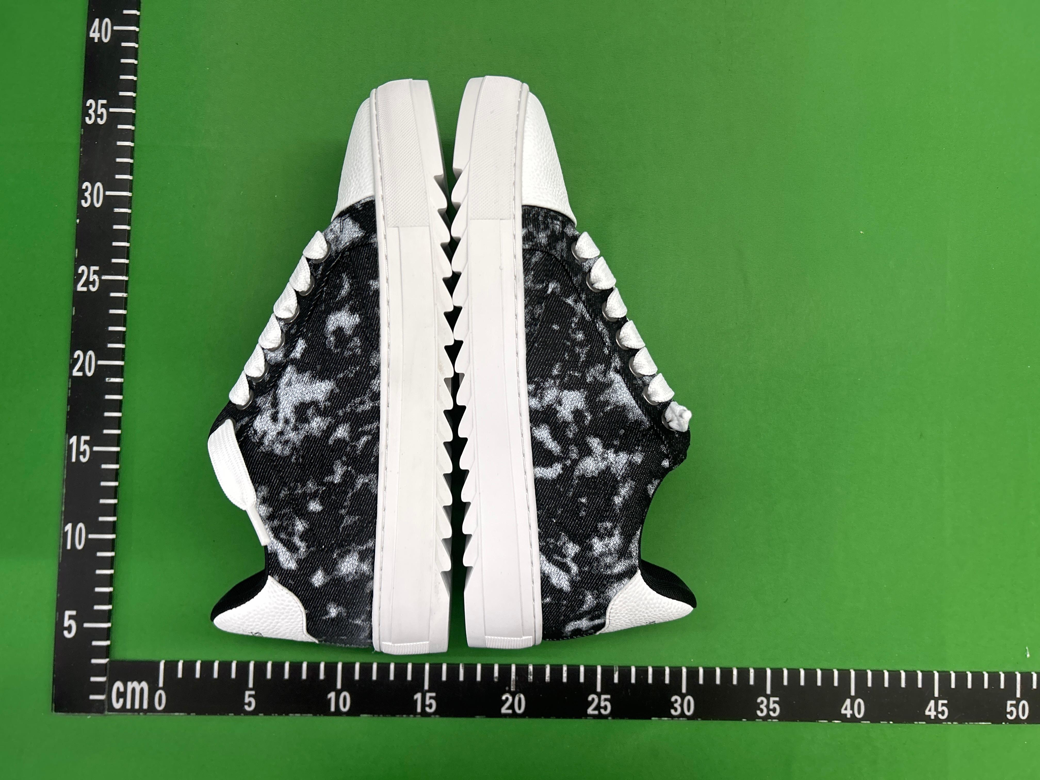 Foto QC 7 de AMI Paris A Walk Low Black White USN504.AL0126.001