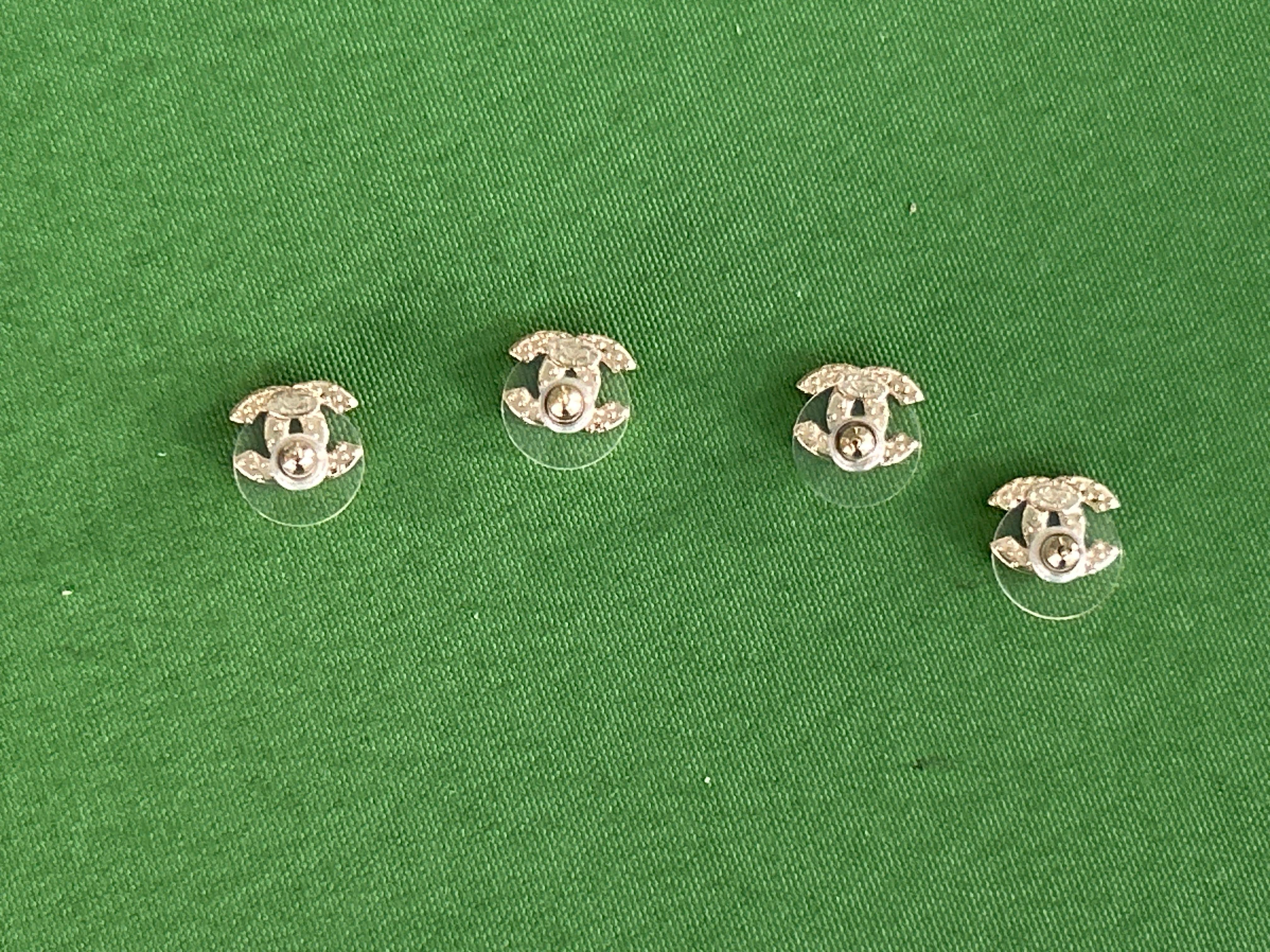Foto QC 3 de Chanel Earrings Metal Strass Gold